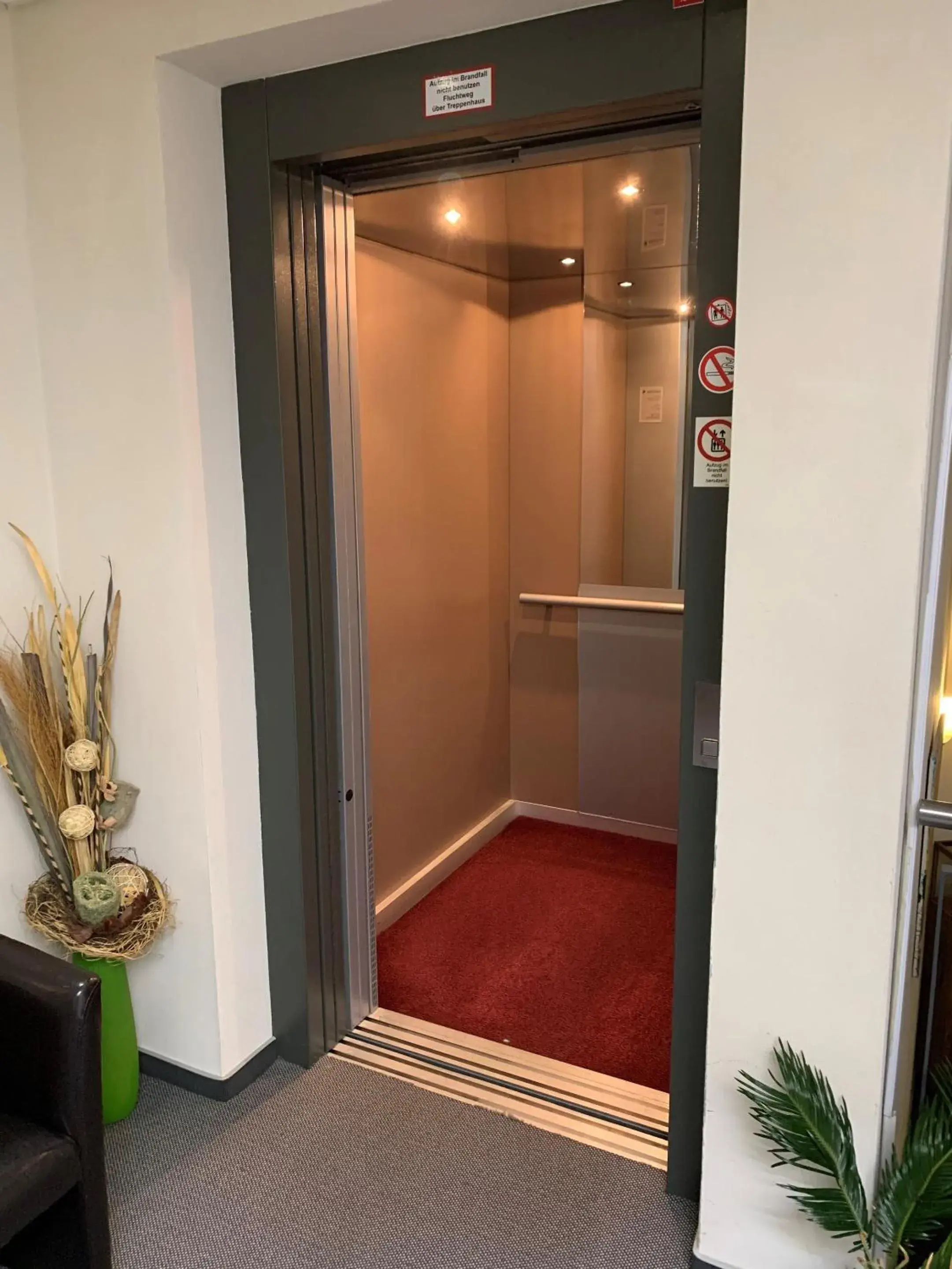 Double or Twin Room - single occupancy - Disability Access in Park-Hotel Leimen Double or Twin Room - single occupancy - Disability Access in Park-Hotel Leimen