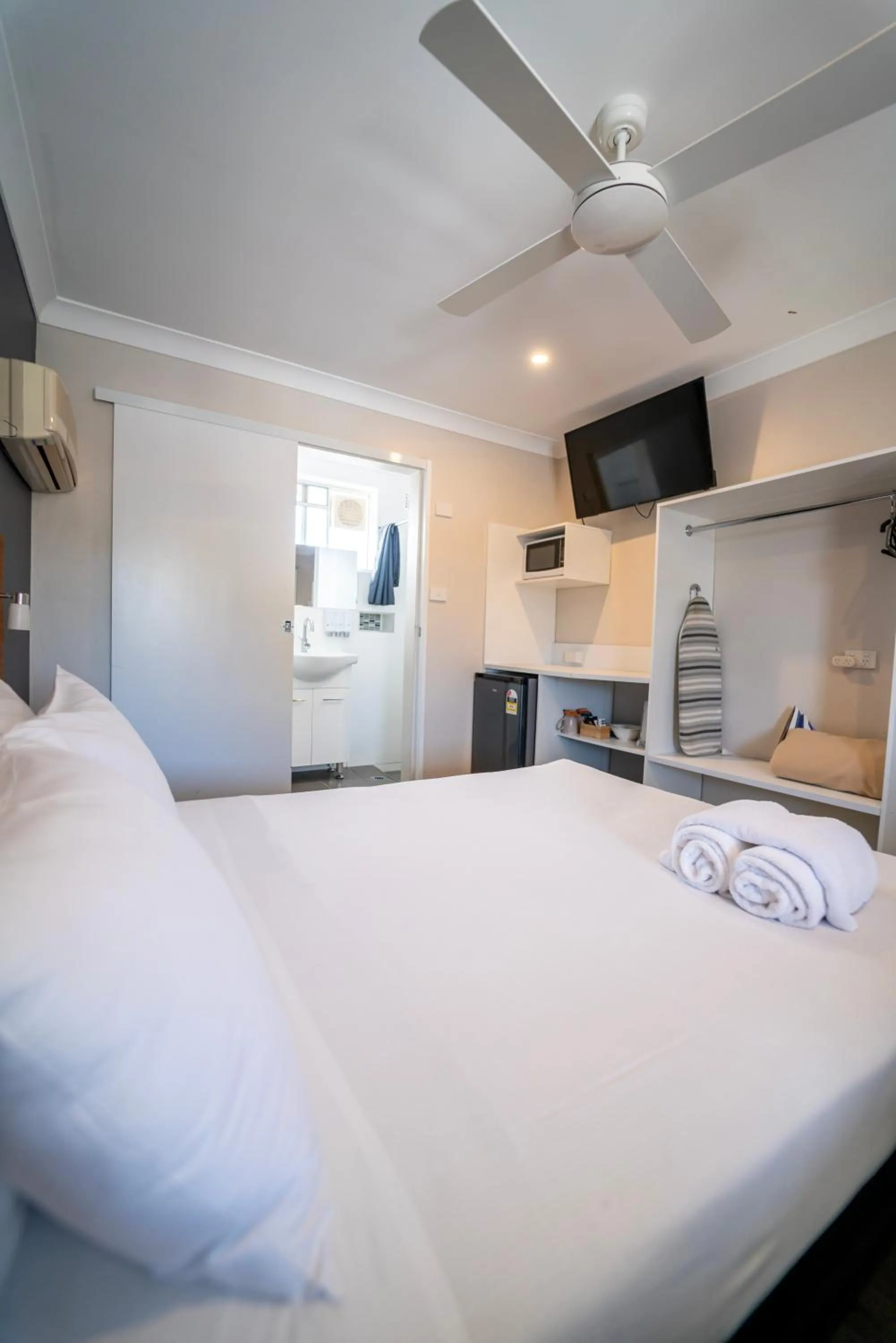 Bedroom, Bed in Nowra Motor Inn