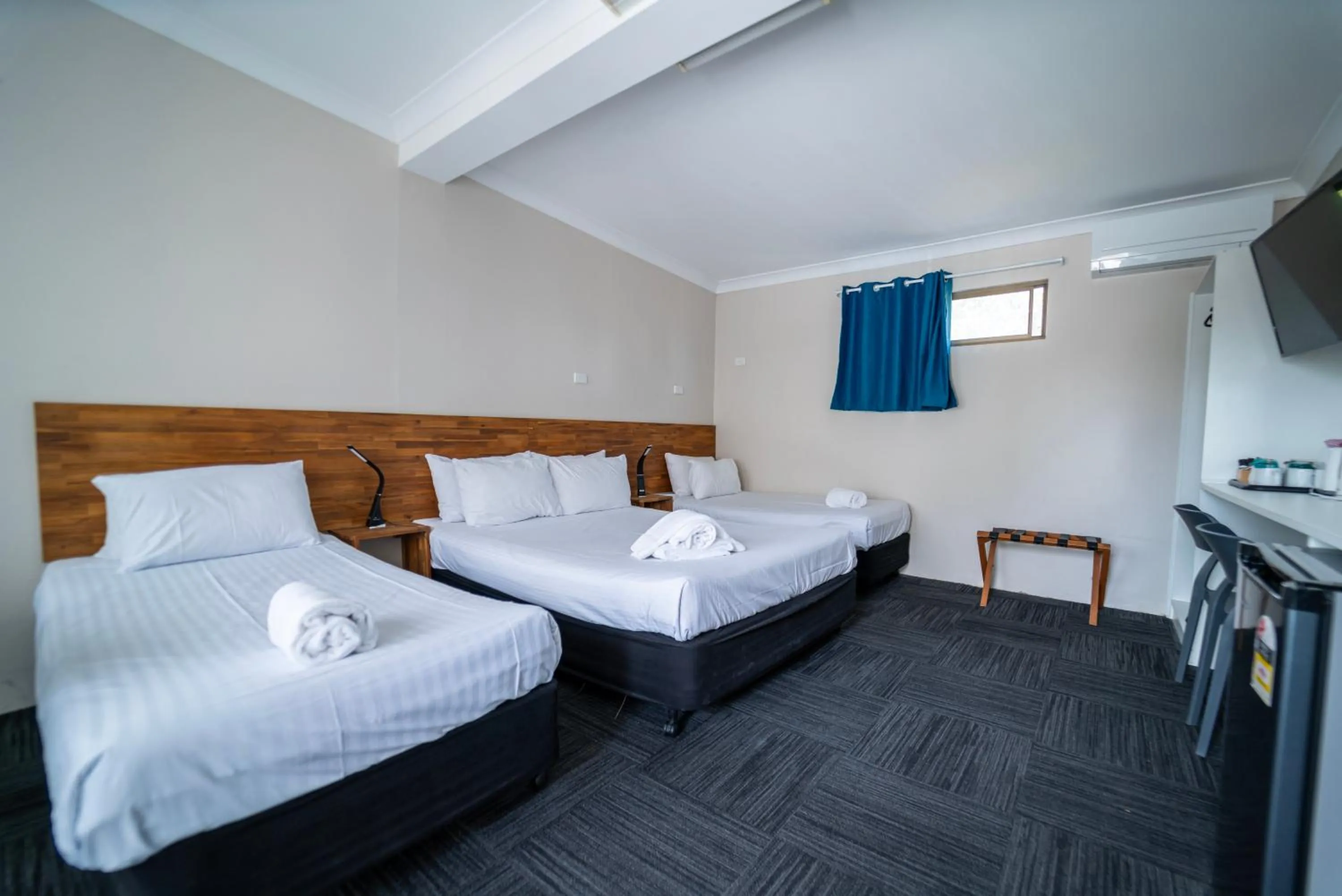 Bed in Nowra Motor Inn