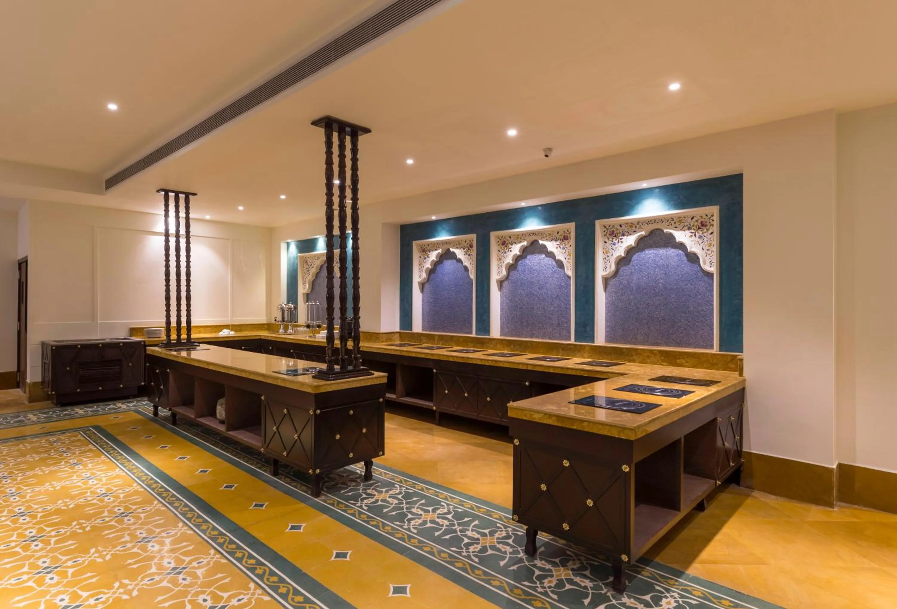 Breakfast in Sairafort Sarovar Portico