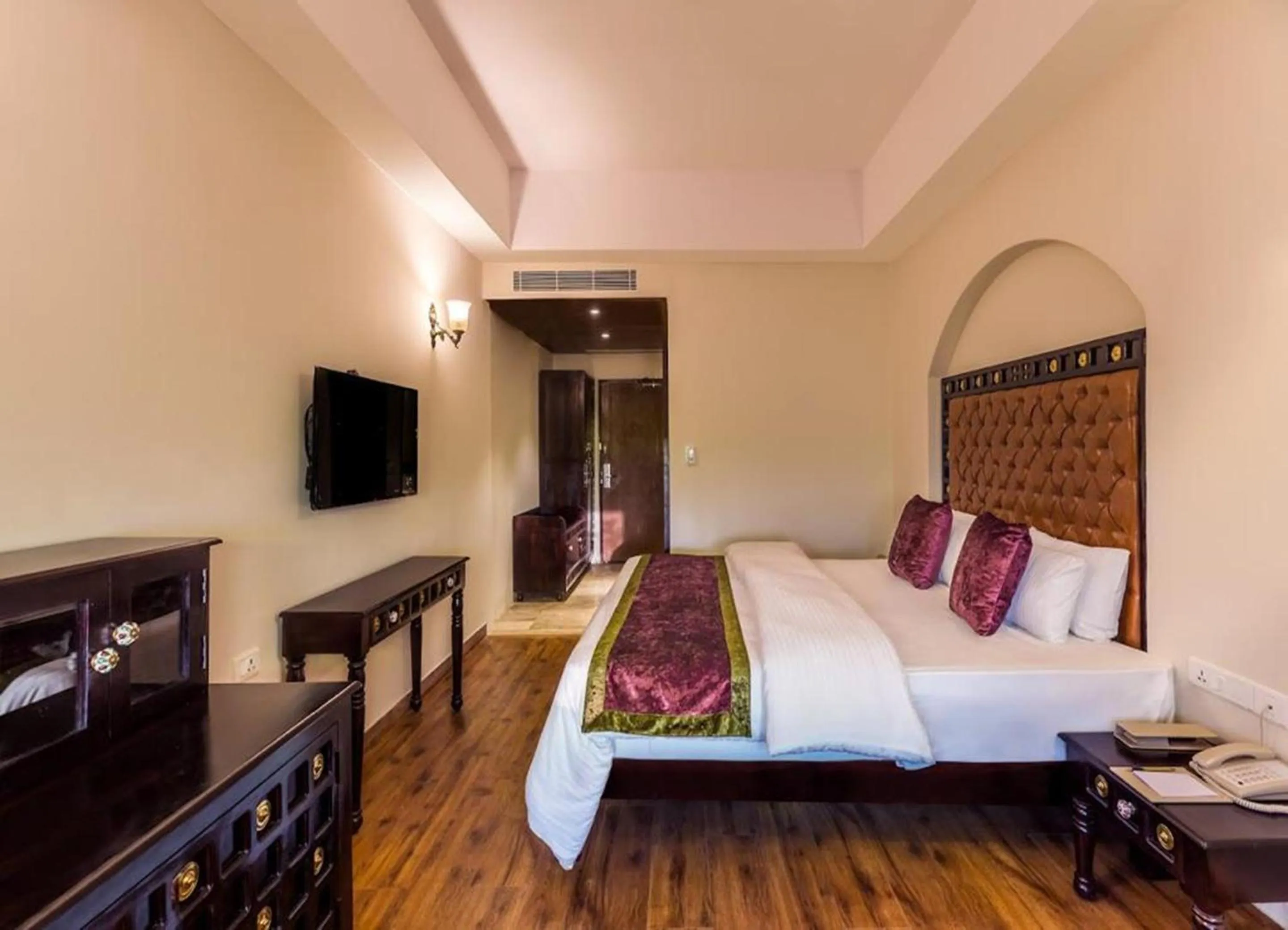 Bedroom, Bed in Sairafort Sarovar Portico