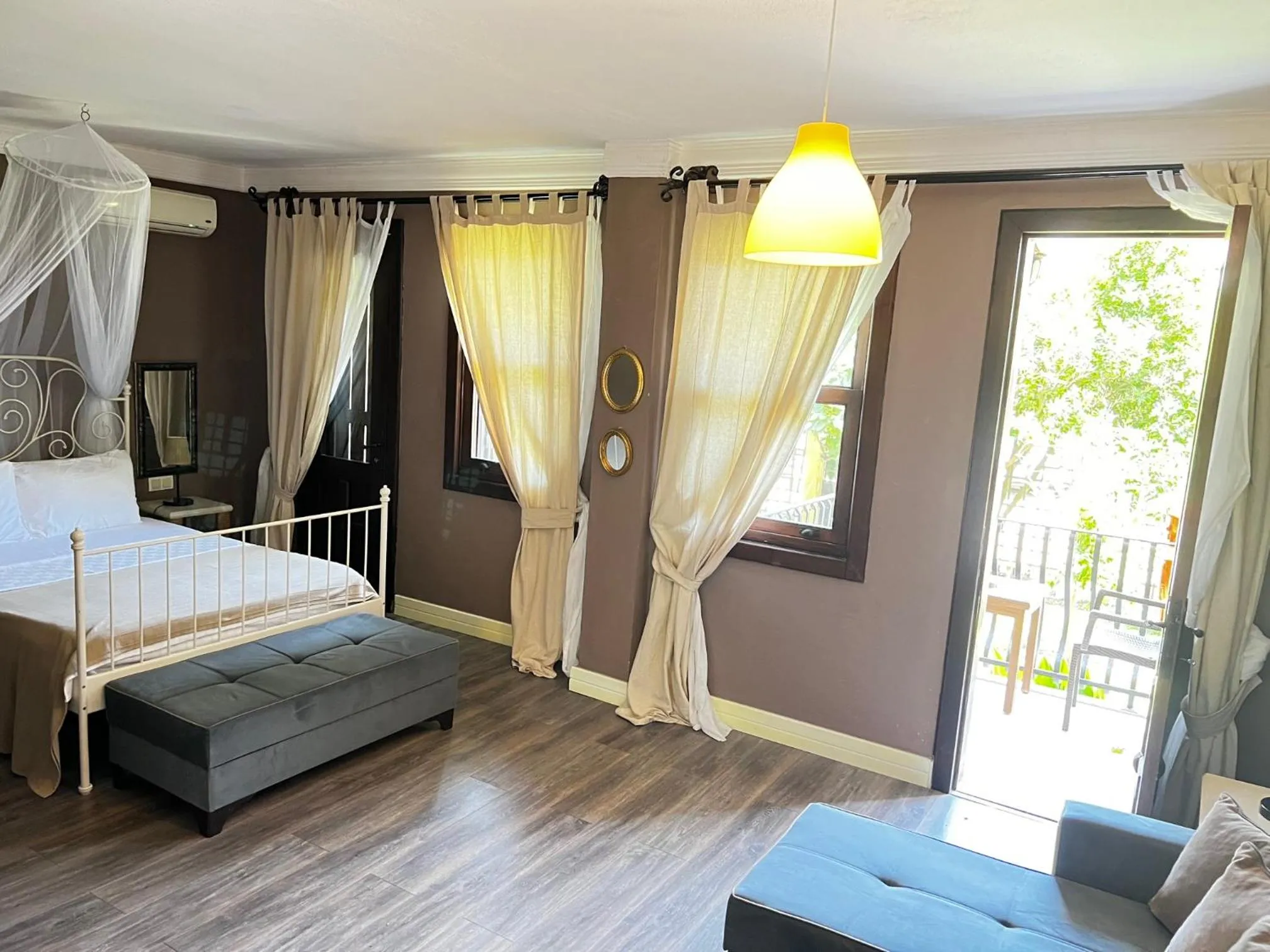 Photo of the whole room, Bed in Han Boutique Hotel