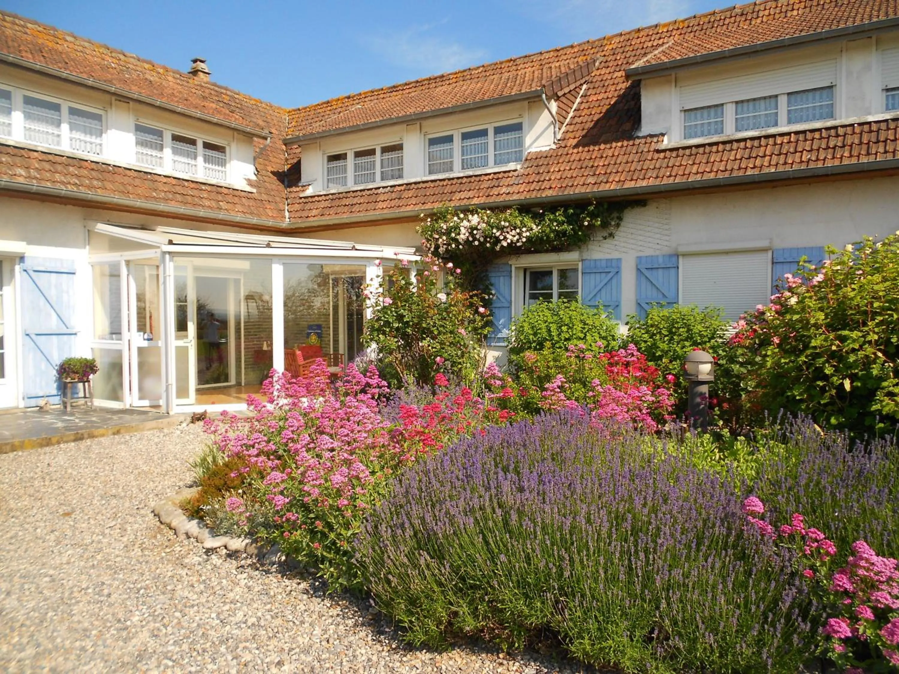 Facade/entrance in Les Portes Du Hable