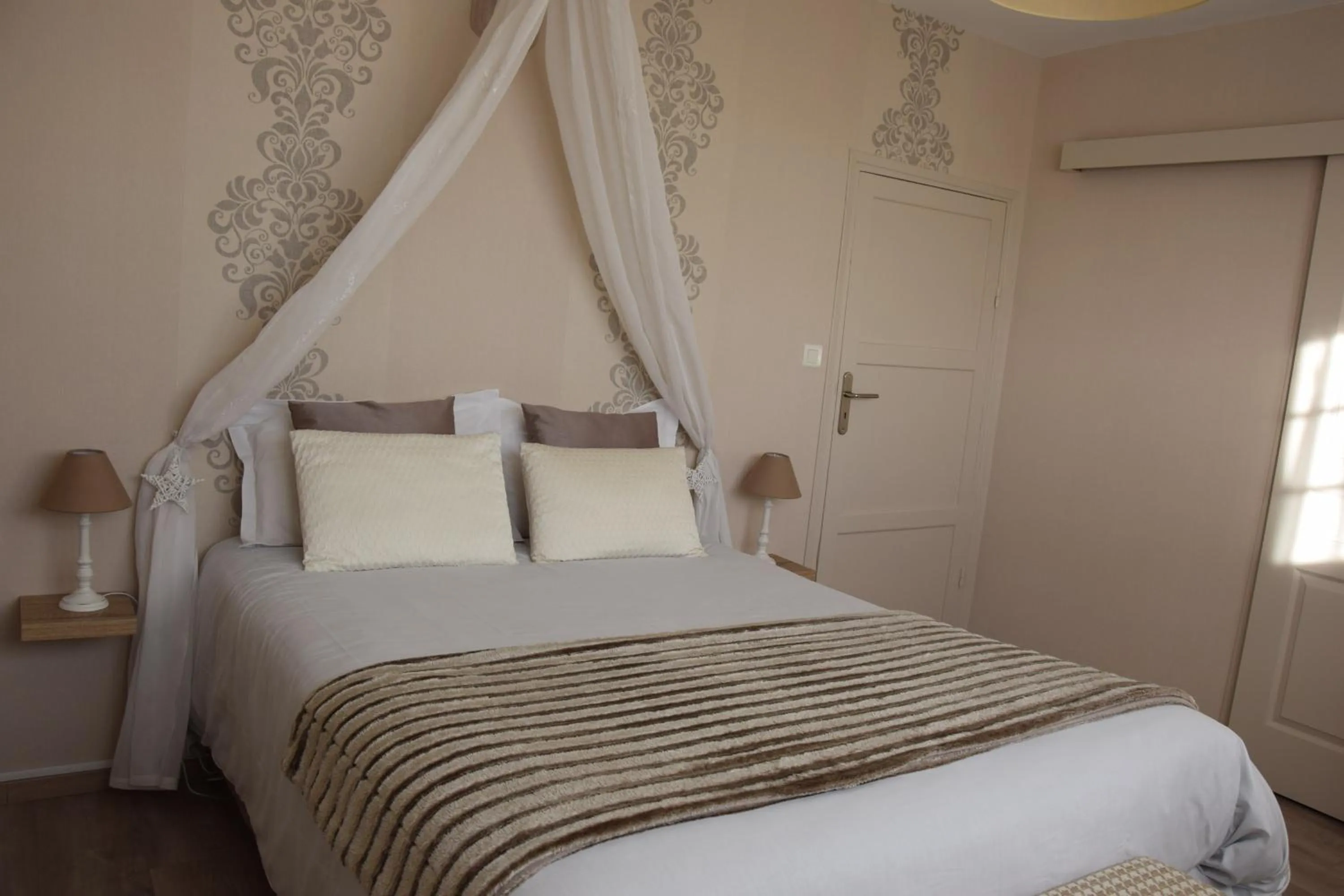 Photo of the whole room, Bed in Les Portes Du Hable