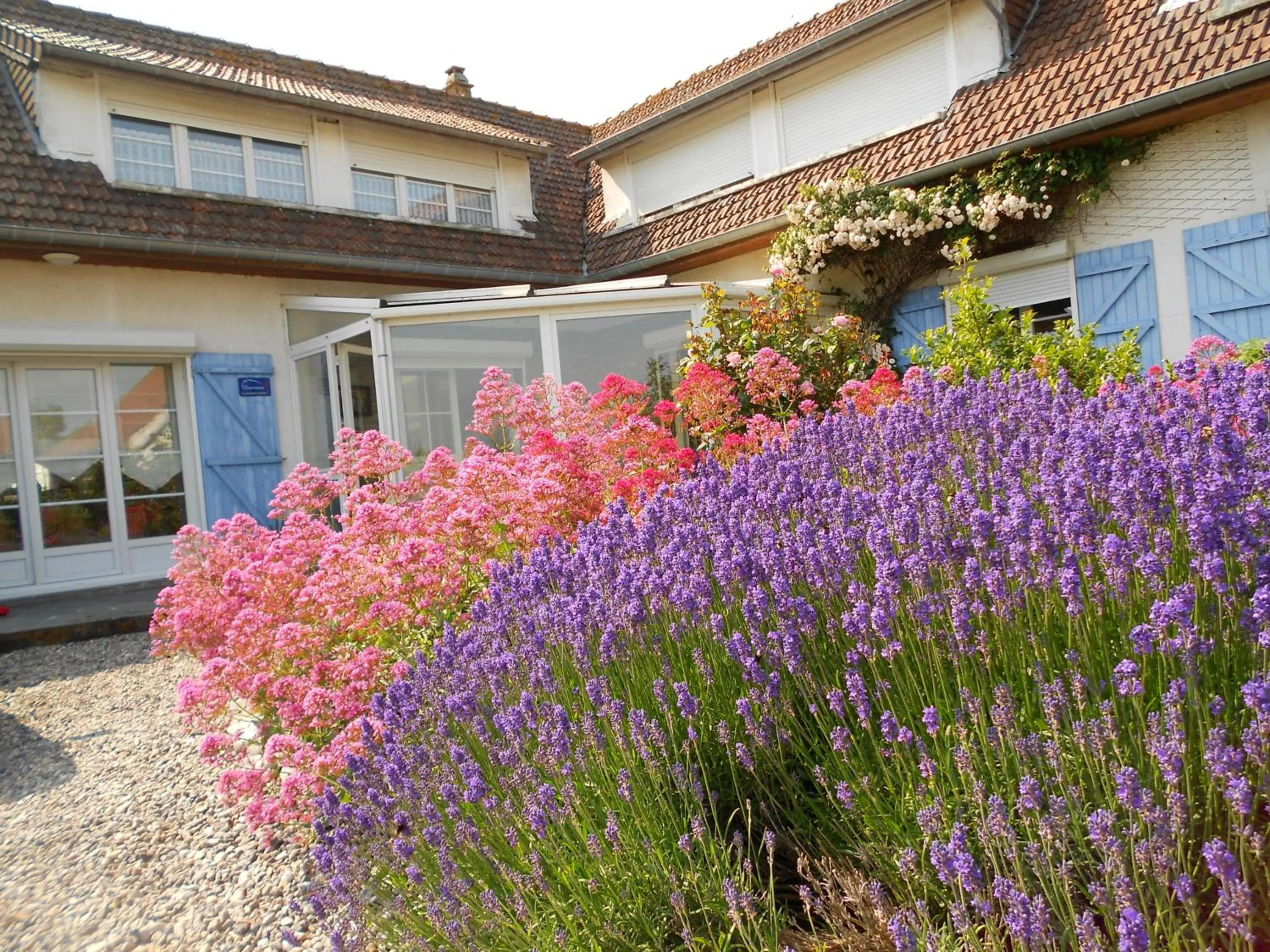 Facade/entrance in Les Portes Du Hable