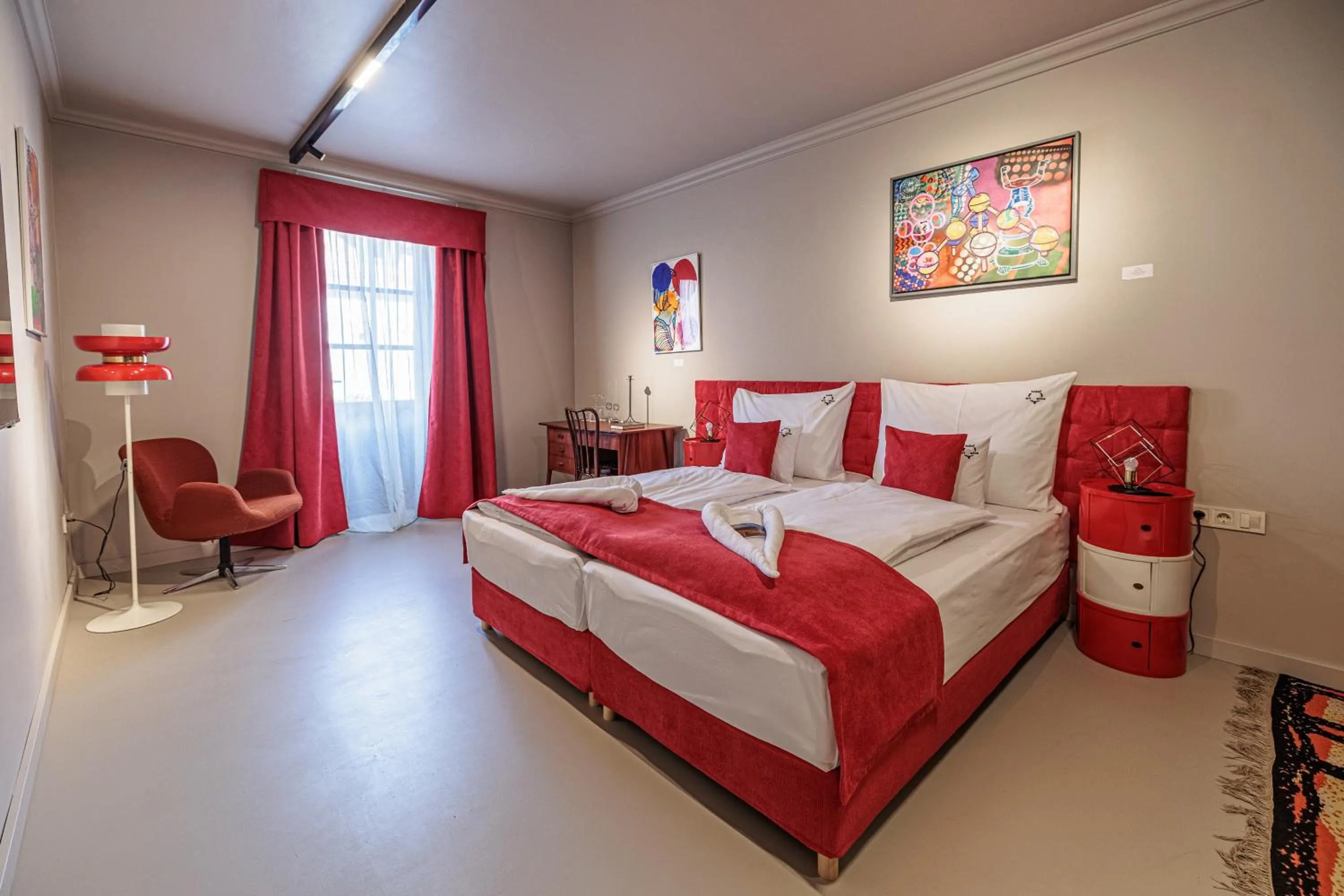 Photo of the whole room, Bed in Barka Galéria Hotel és Étterem