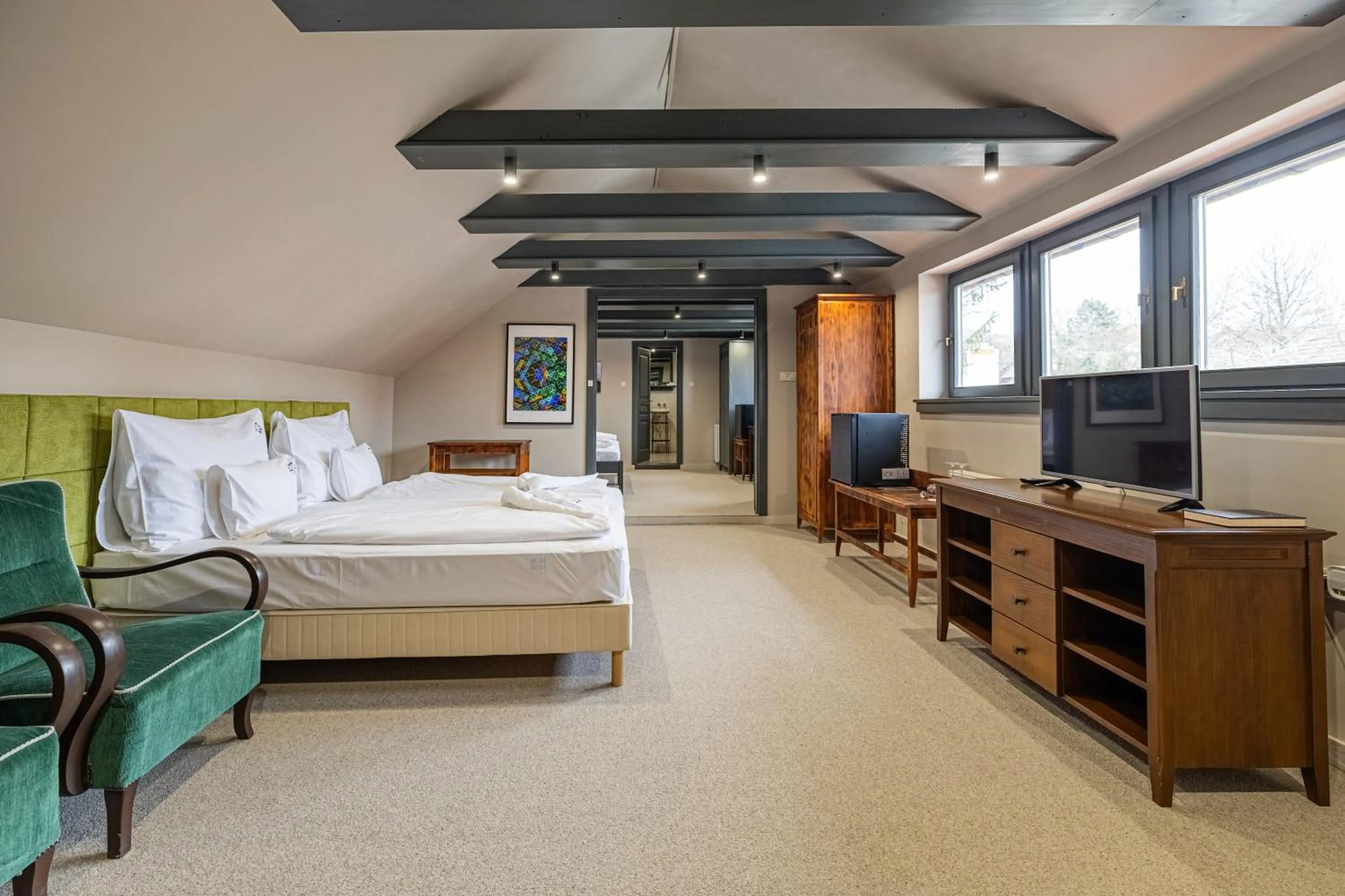 Bed in Barka Galéria Hotel és Étterem