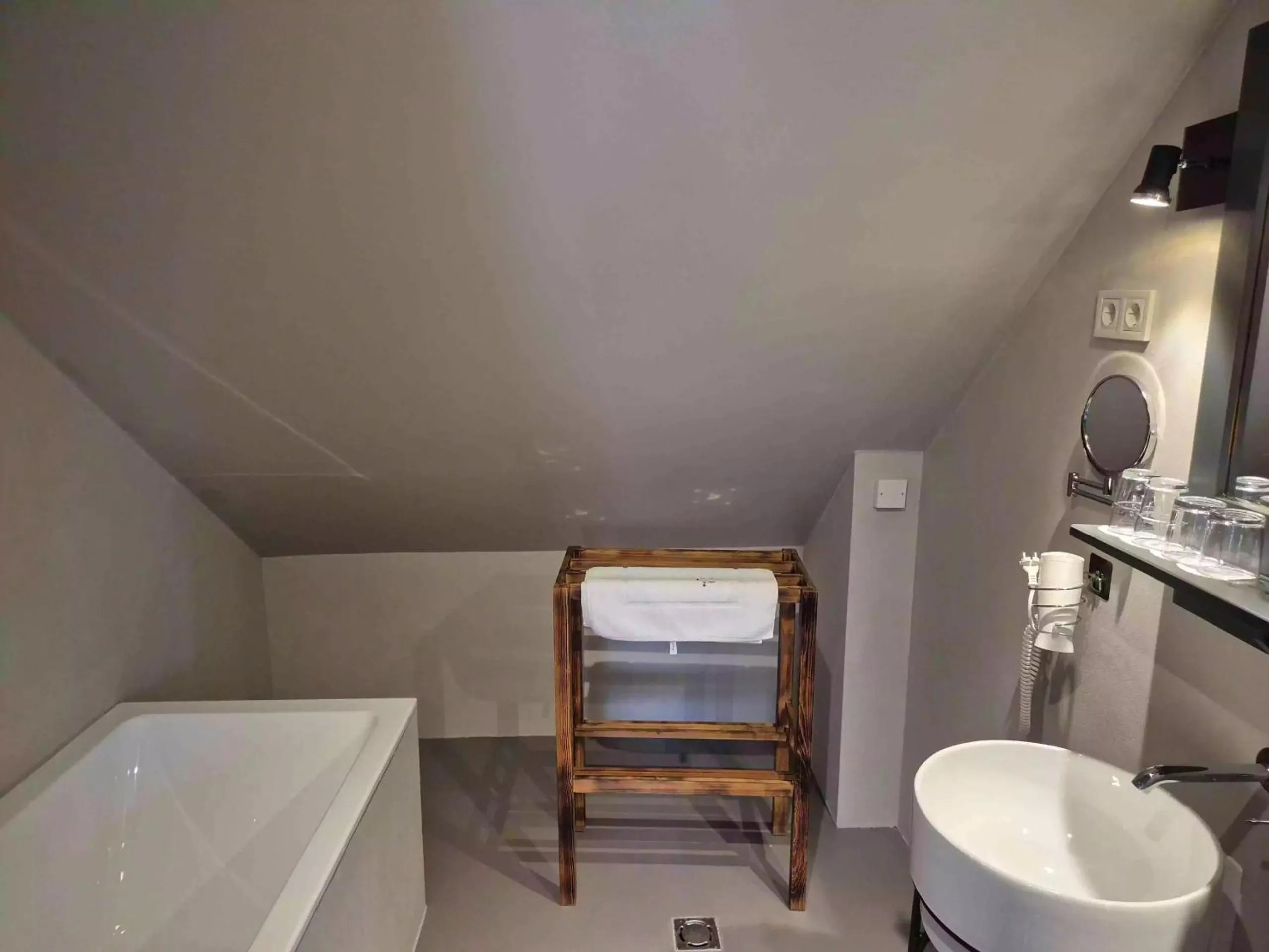 Bathroom in Barka Galéria Hotel és Étterem