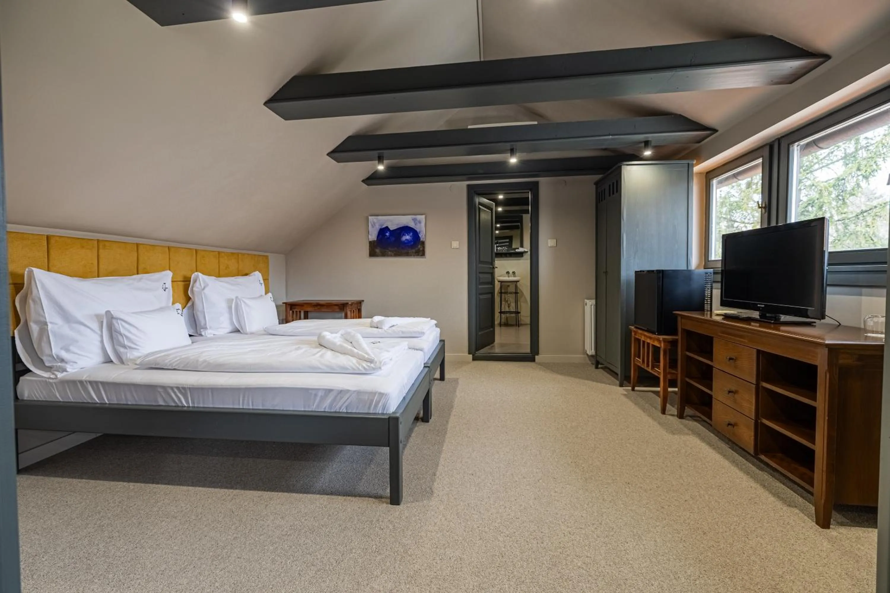 Bed in Barka Galéria Hotel és Étterem