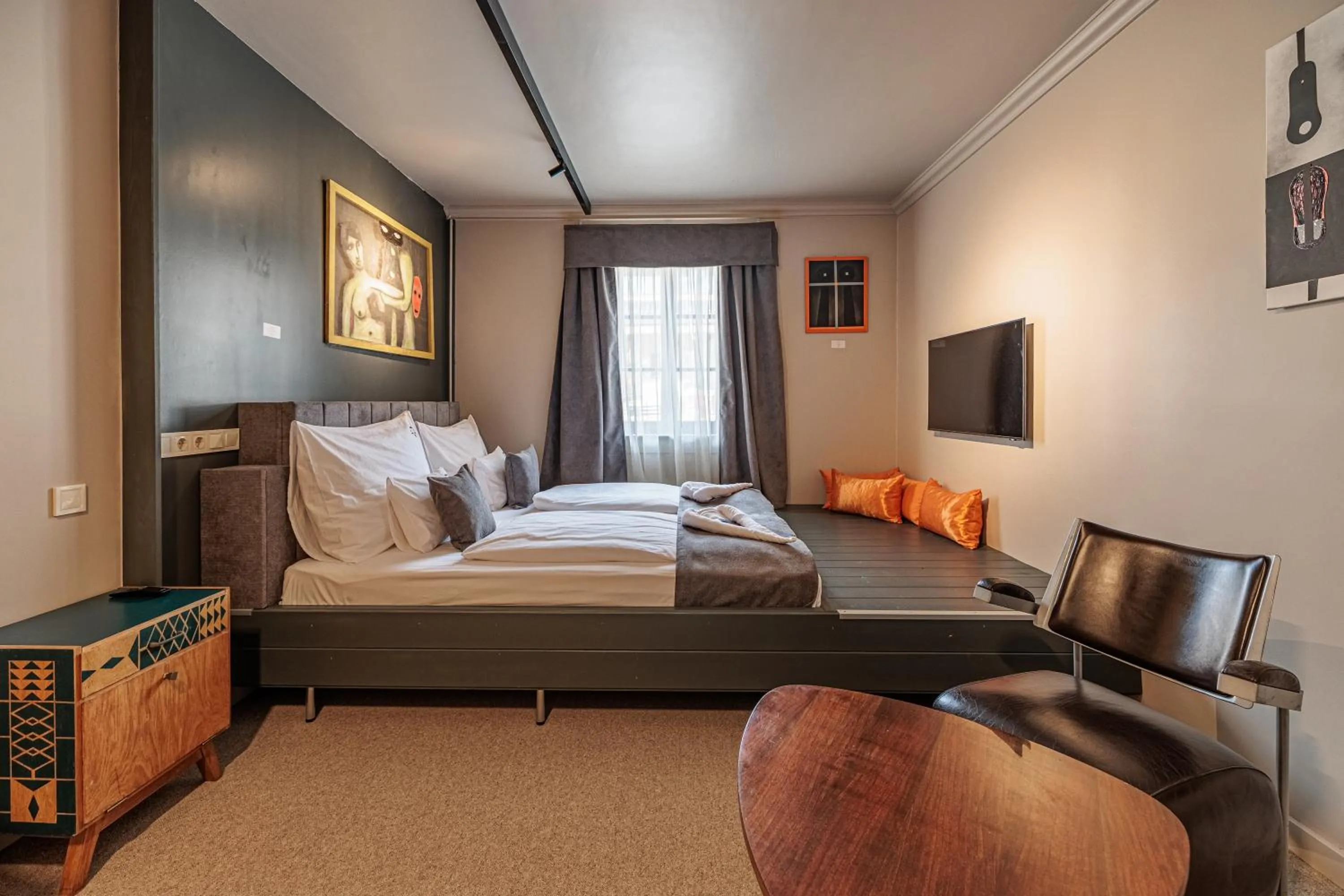 Photo of the whole room, Bed in Barka Galéria Hotel és Étterem