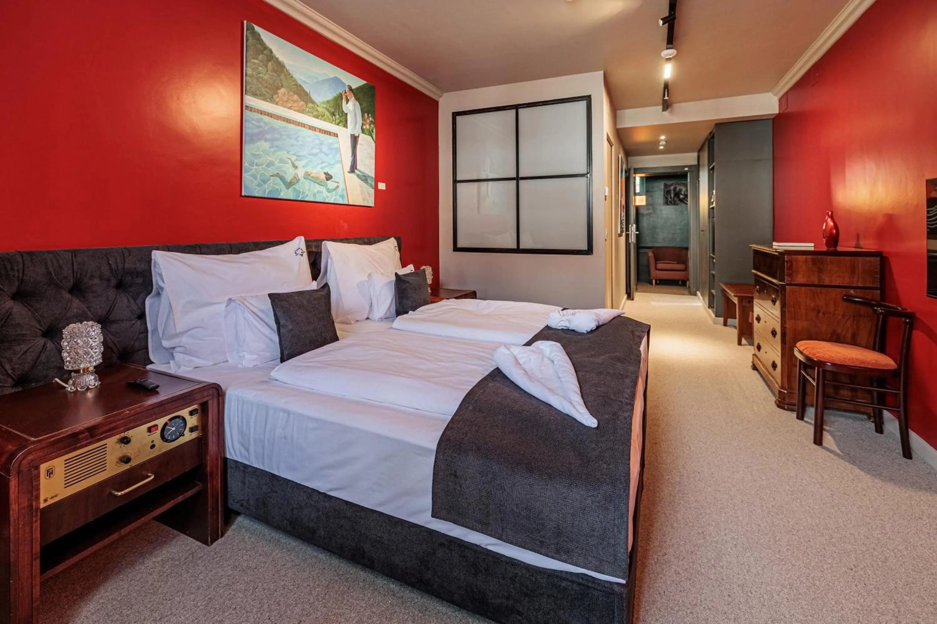 Photo of the whole room, Bed in Barka Galéria Hotel és Étterem