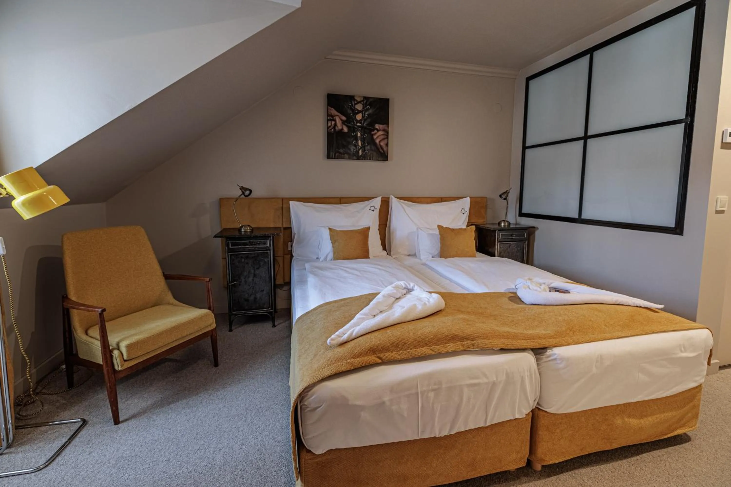 Photo of the whole room, Bed in Barka Galéria Hotel és Étterem