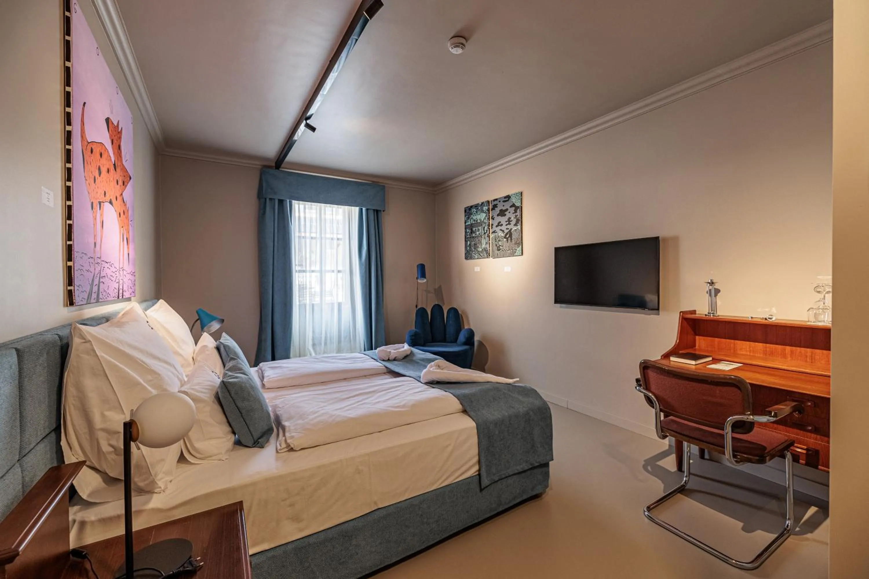 Photo of the whole room, Bed in Barka Galéria Hotel és Étterem