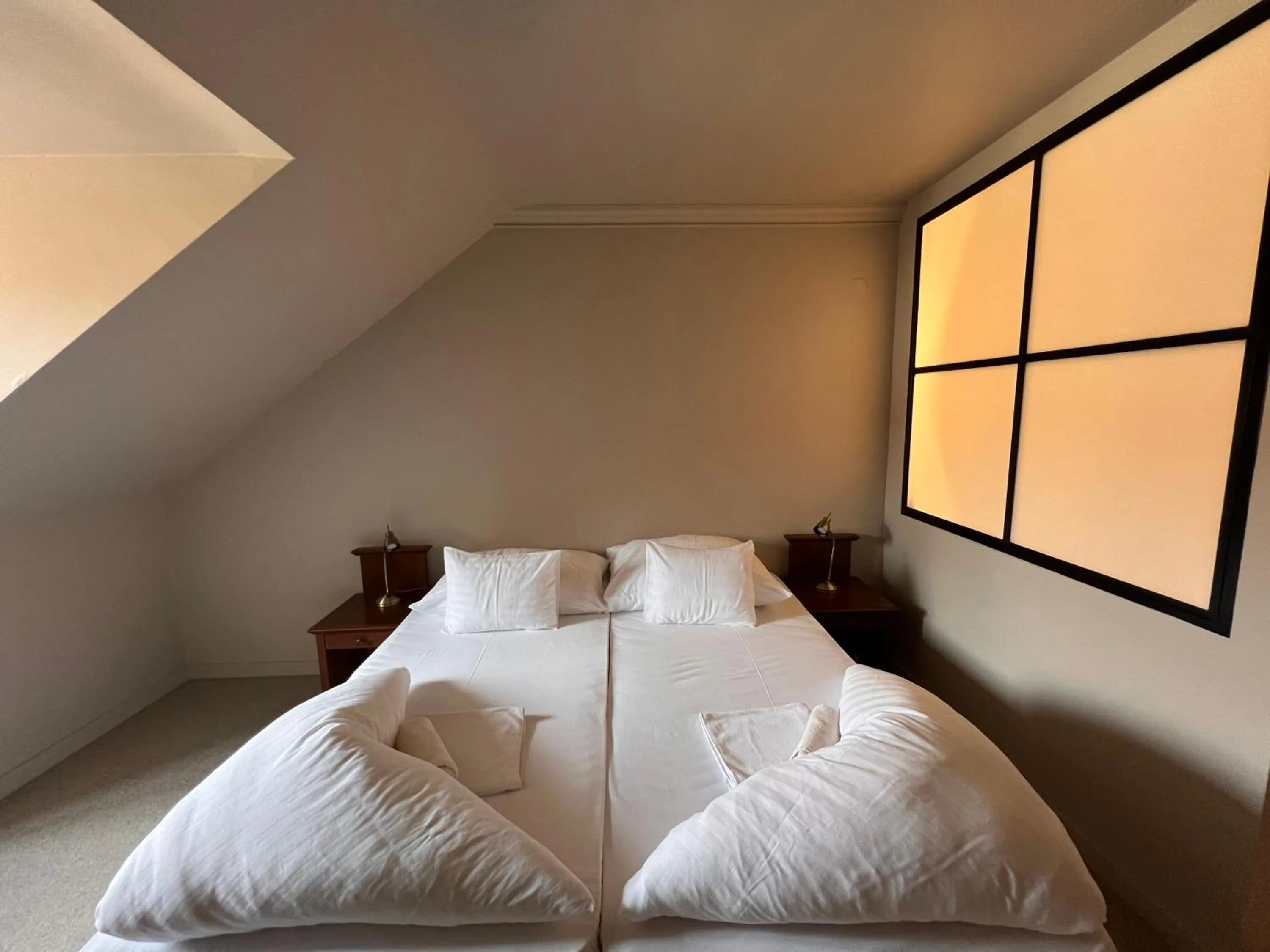 Bedroom, Bed in Oroszlános Borhotel