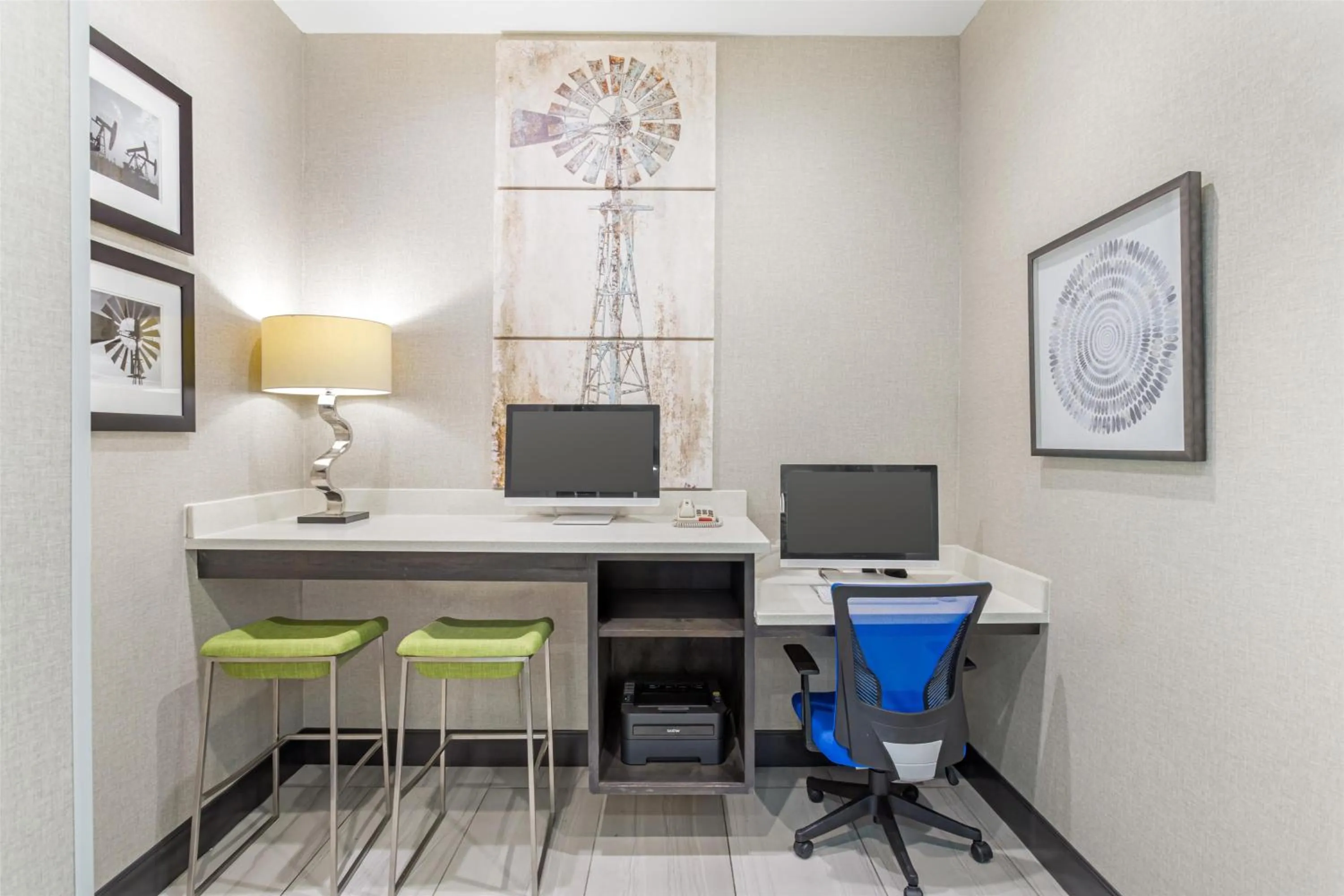 Business facilities in Best Western Plus Waller Hotel