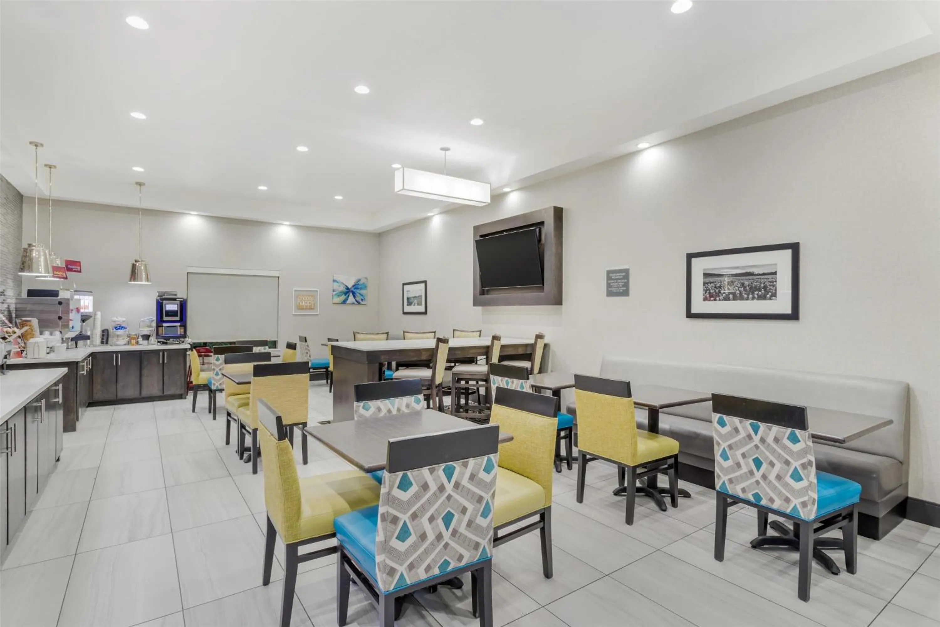 Breakfast in Best Western Plus Waller Hotel