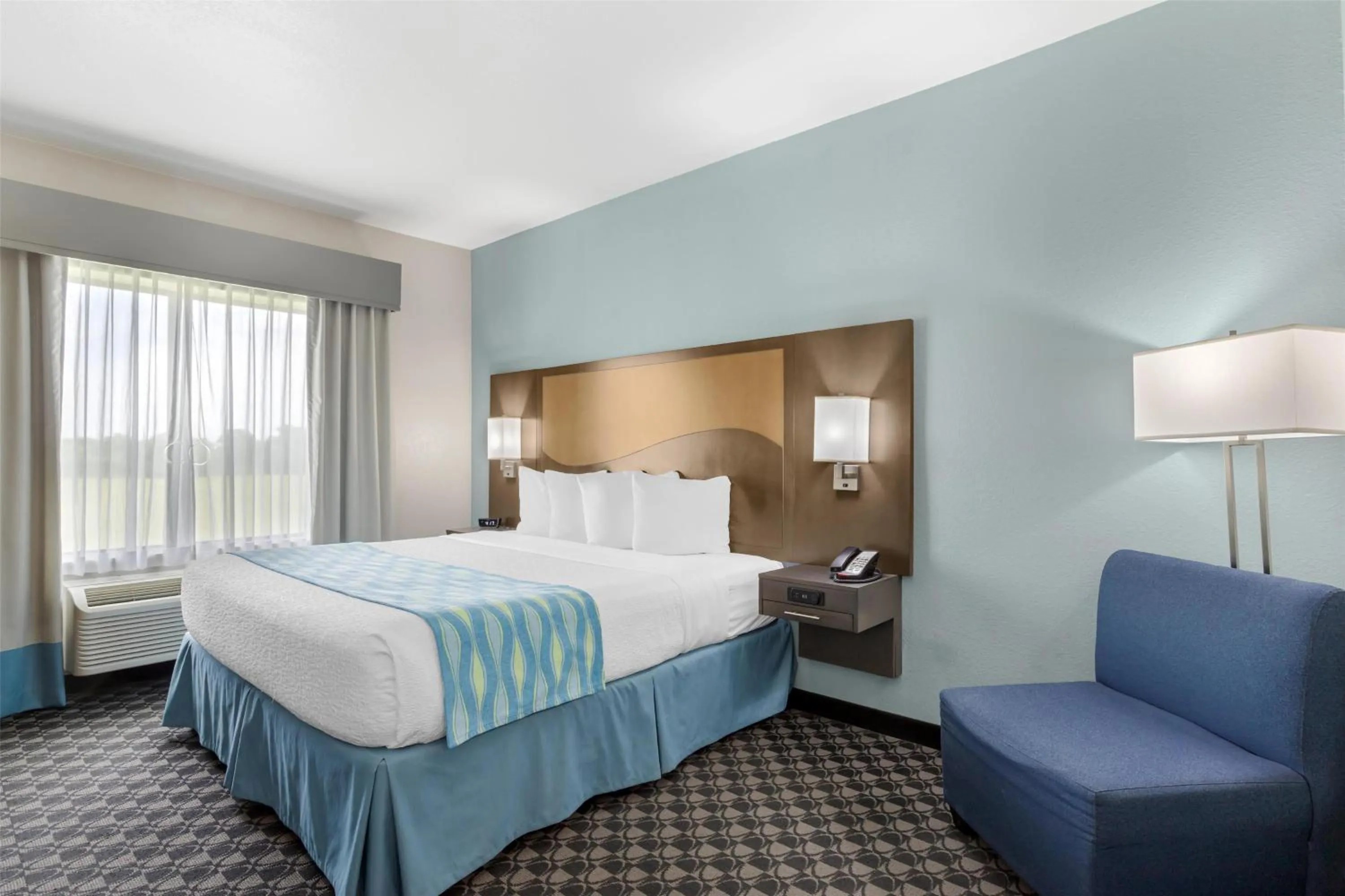 Bedroom, Bed in Best Western Plus Waller Hotel