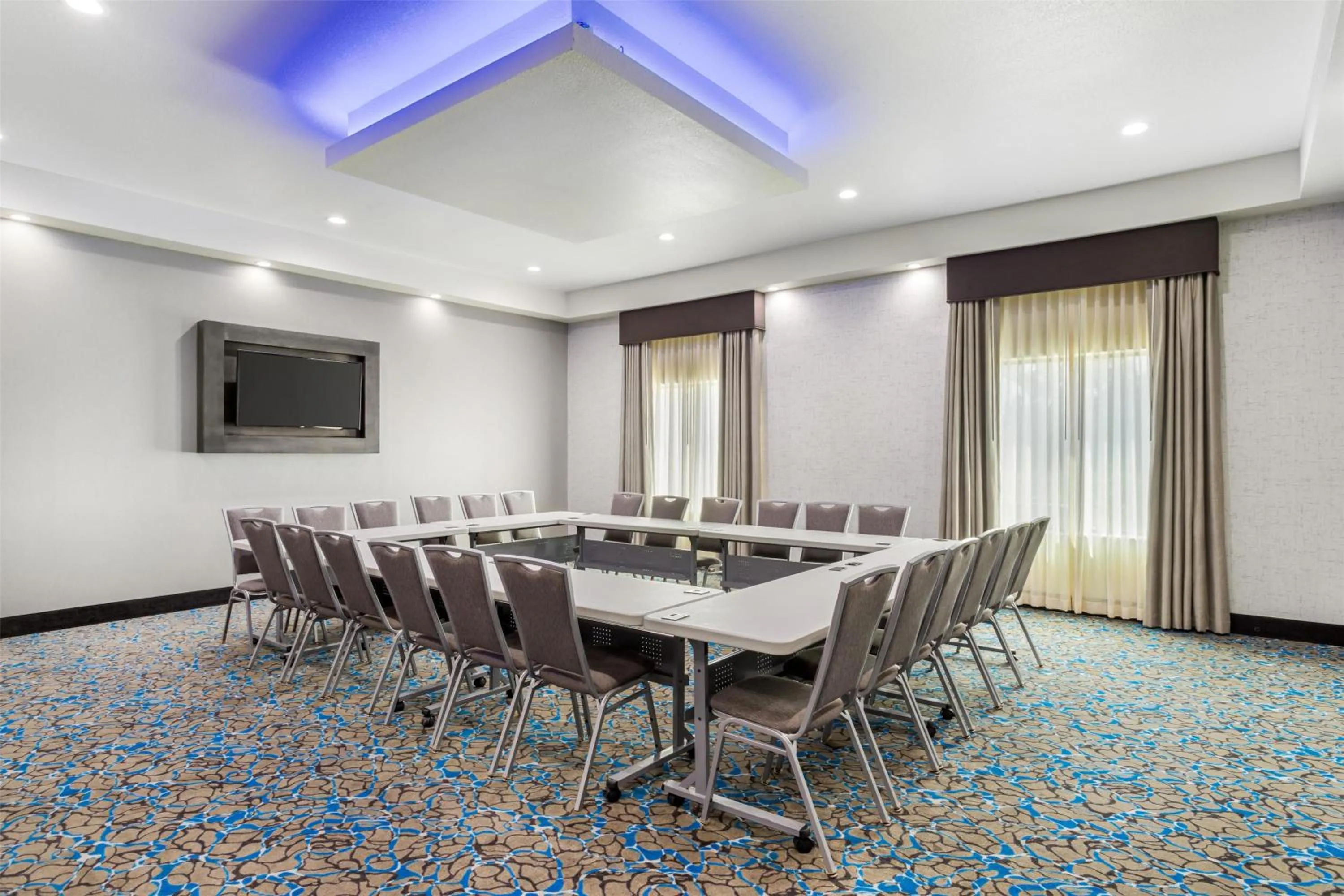Meeting/conference room in Best Western Plus Waller Hotel