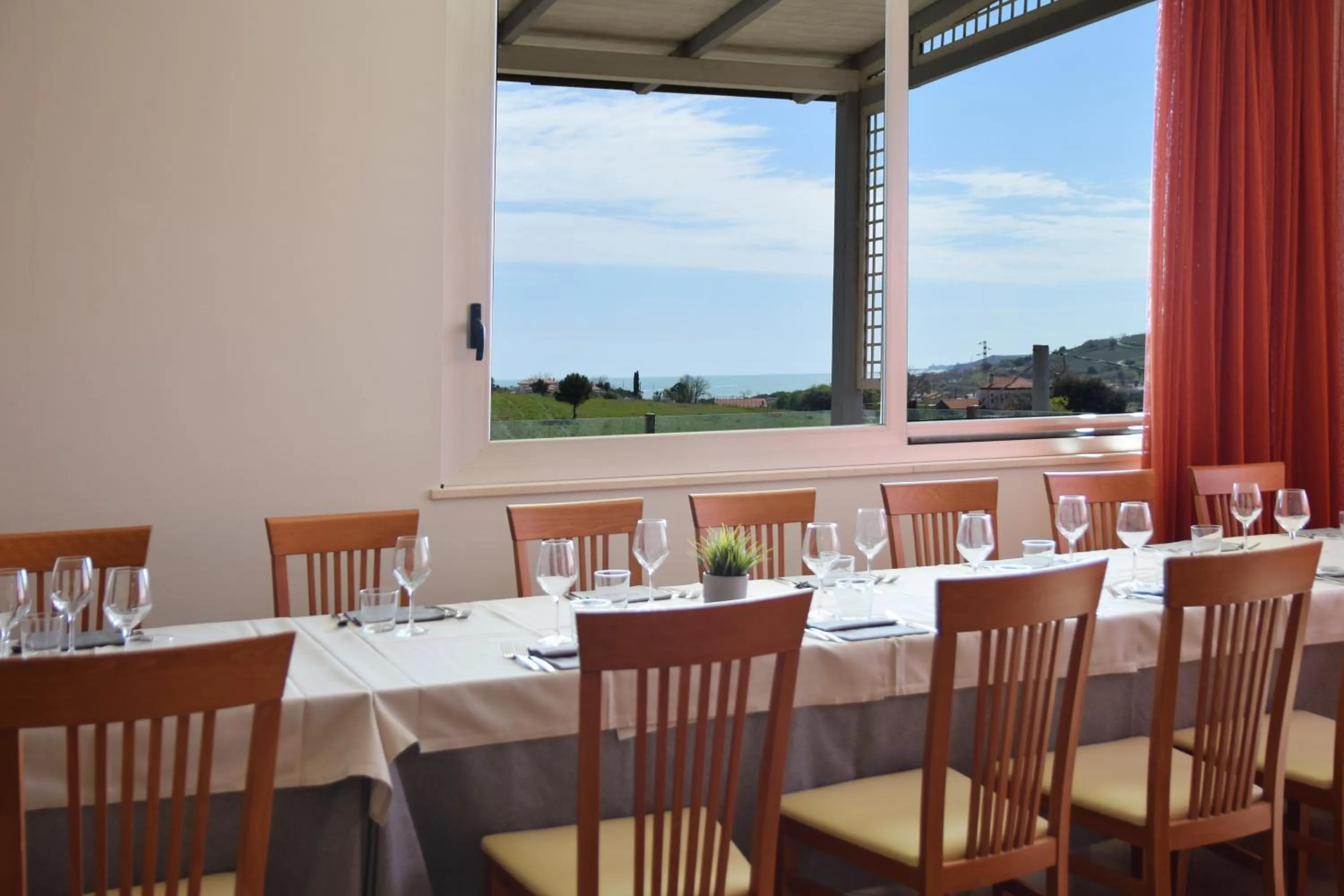 Restaurant/places to eat in Hotel La Siesta