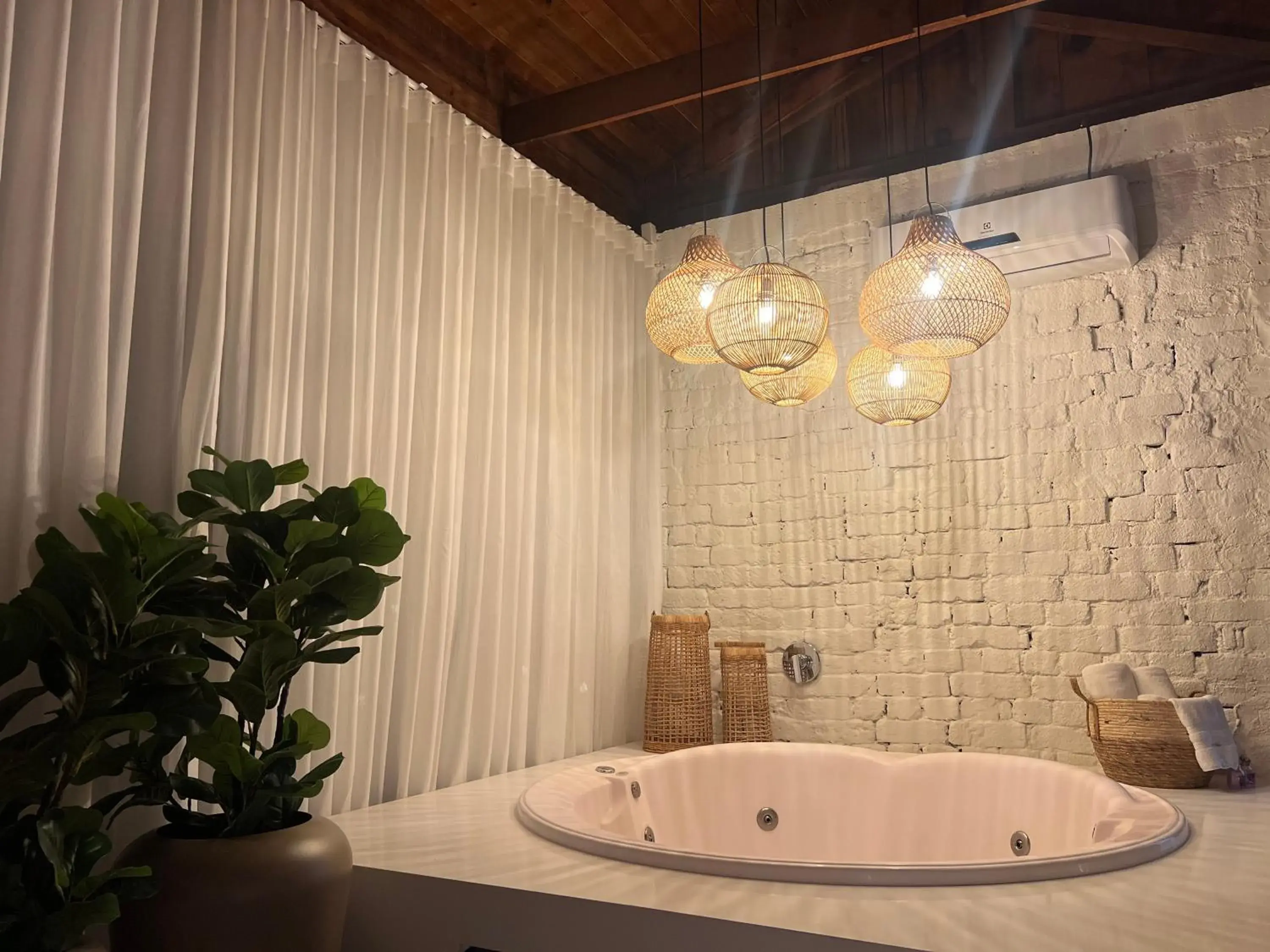 Suite with Spa Bath in Casa Vêneto -Vale dos Vinhedos Suite with Spa Bath in Casa Vêneto -Vale dos Vinhedos