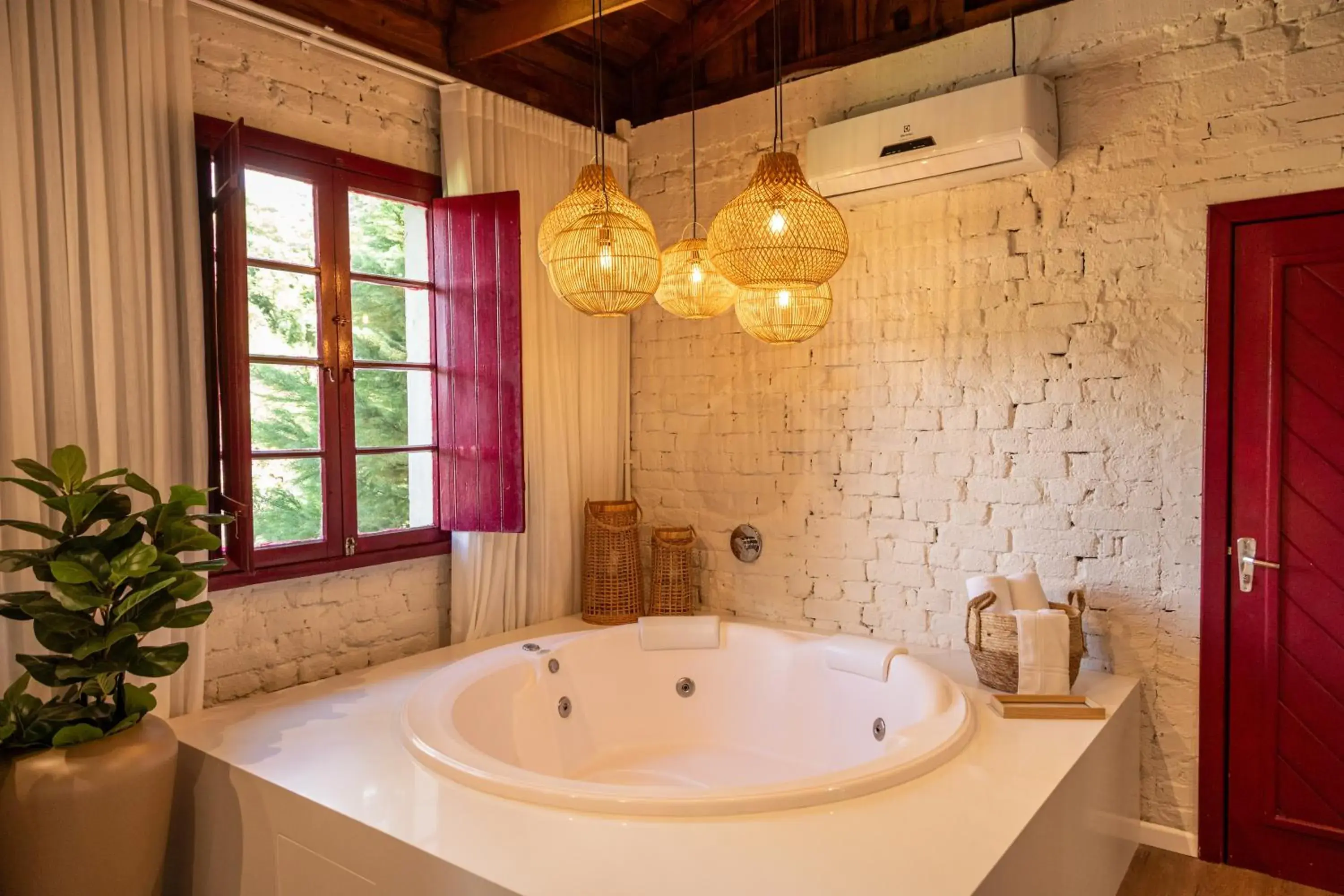 Suite with Spa Bath in Casa Vêneto -Vale dos Vinhedos Suite with Spa Bath in Casa Vêneto -Vale dos Vinhedos