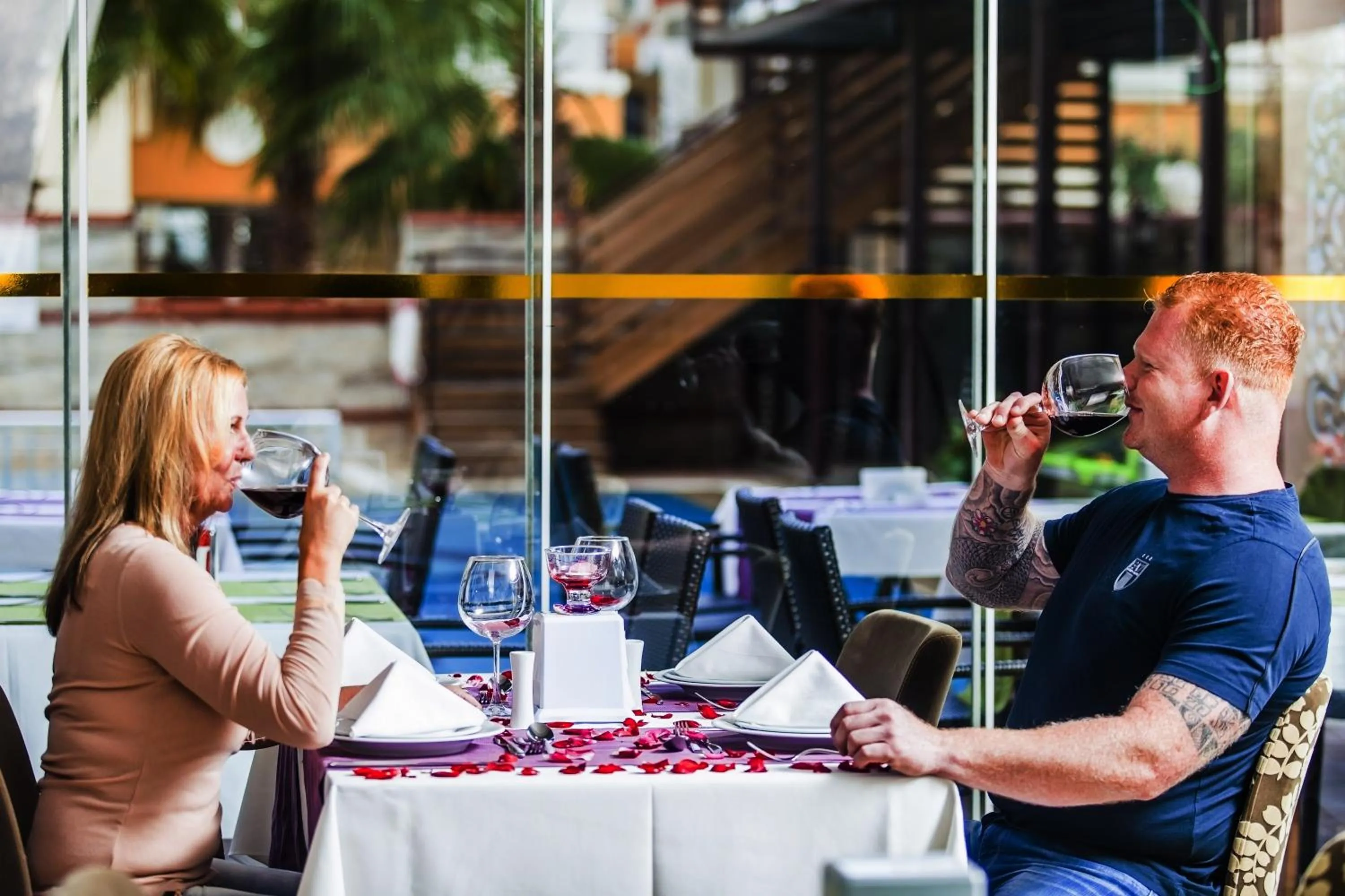 Restaurant/places to eat in Oba Time Hotel