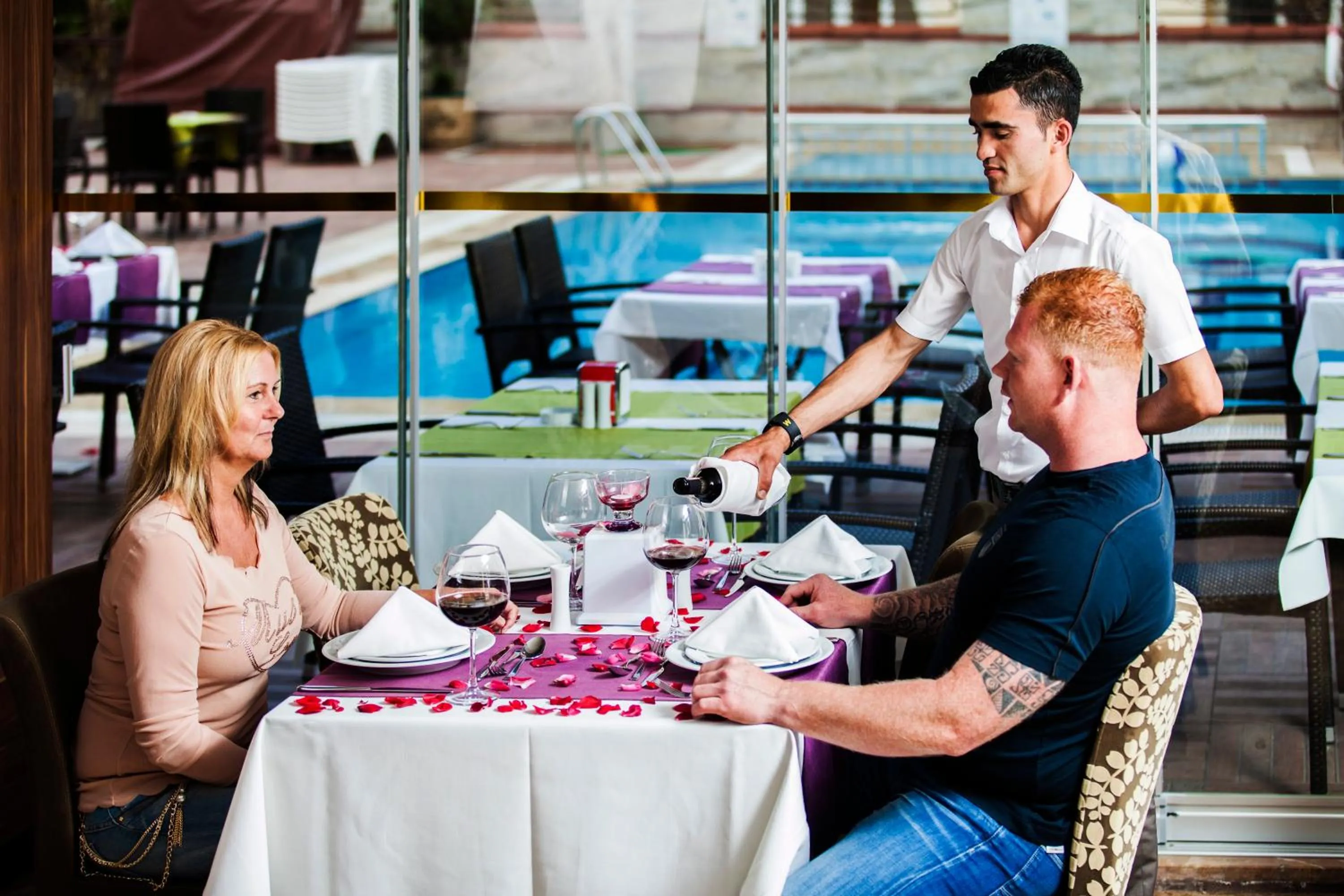 Restaurant/places to eat in Oba Time Hotel