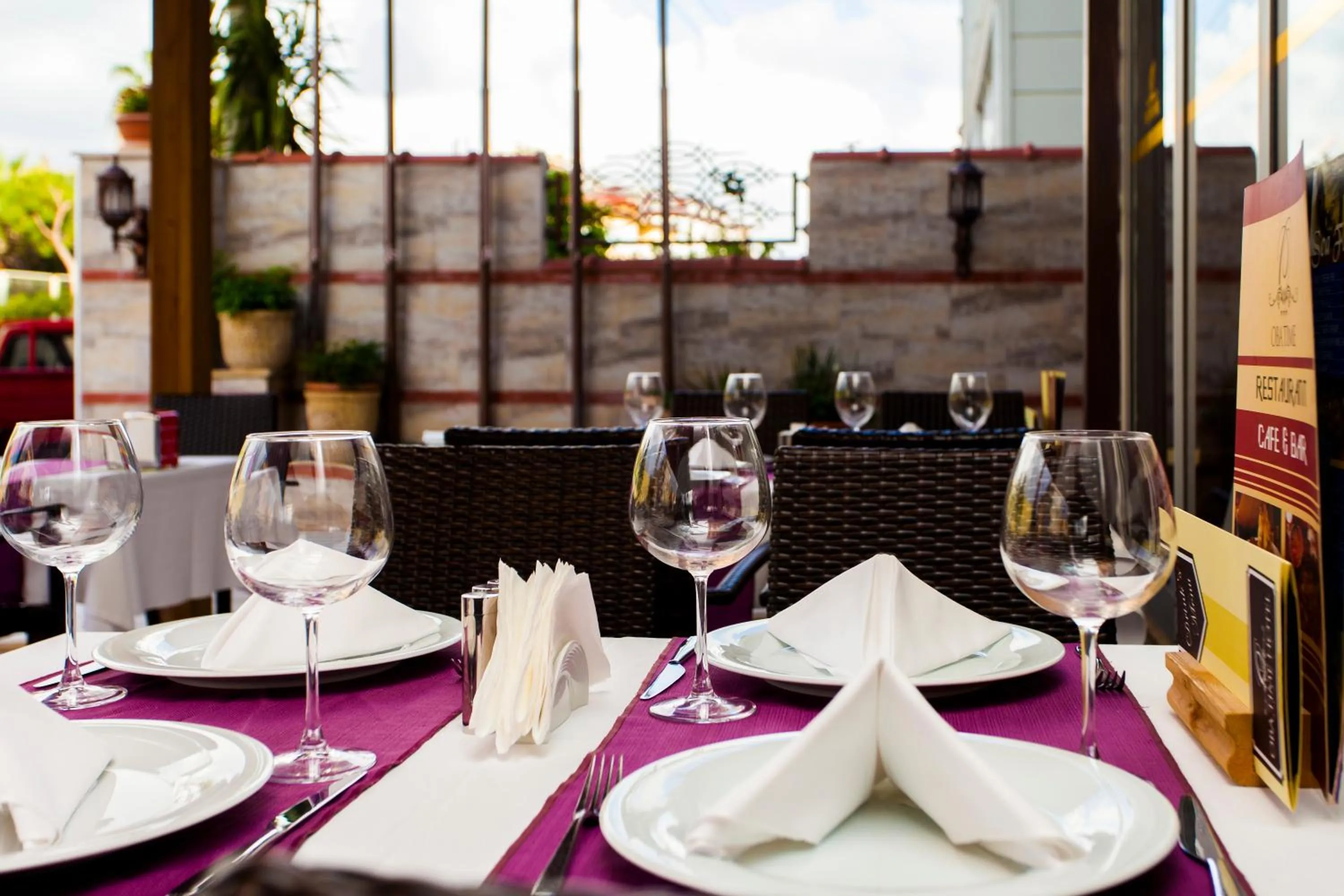 Restaurant/places to eat in Oba Time Hotel