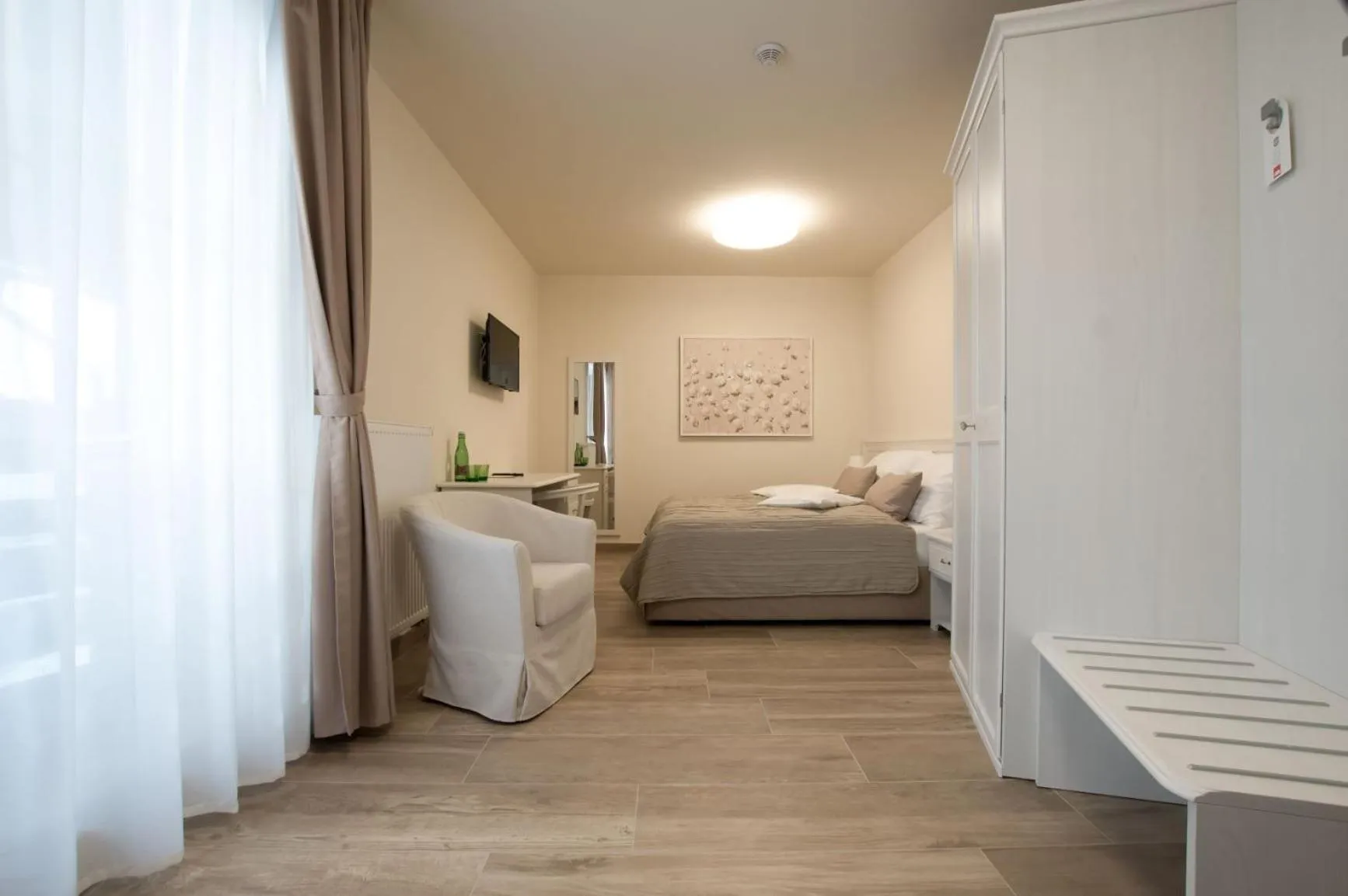 Property building, Bed in Hotel SLUNEČNÁ LOUKA