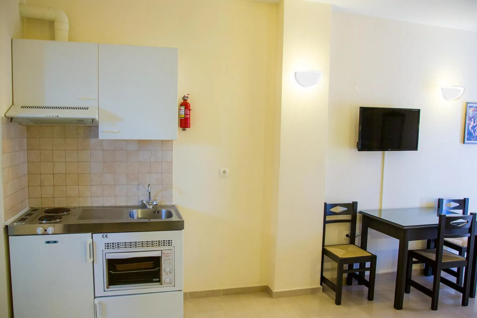 Kitchen or kitchenette in Adonis Hotel