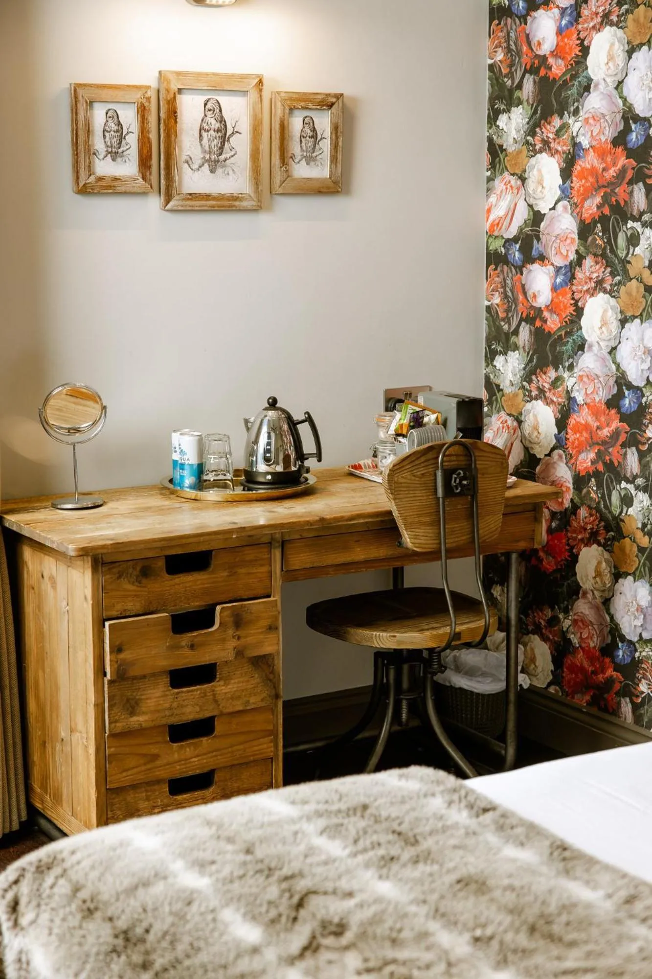Bedroom in The George Inn