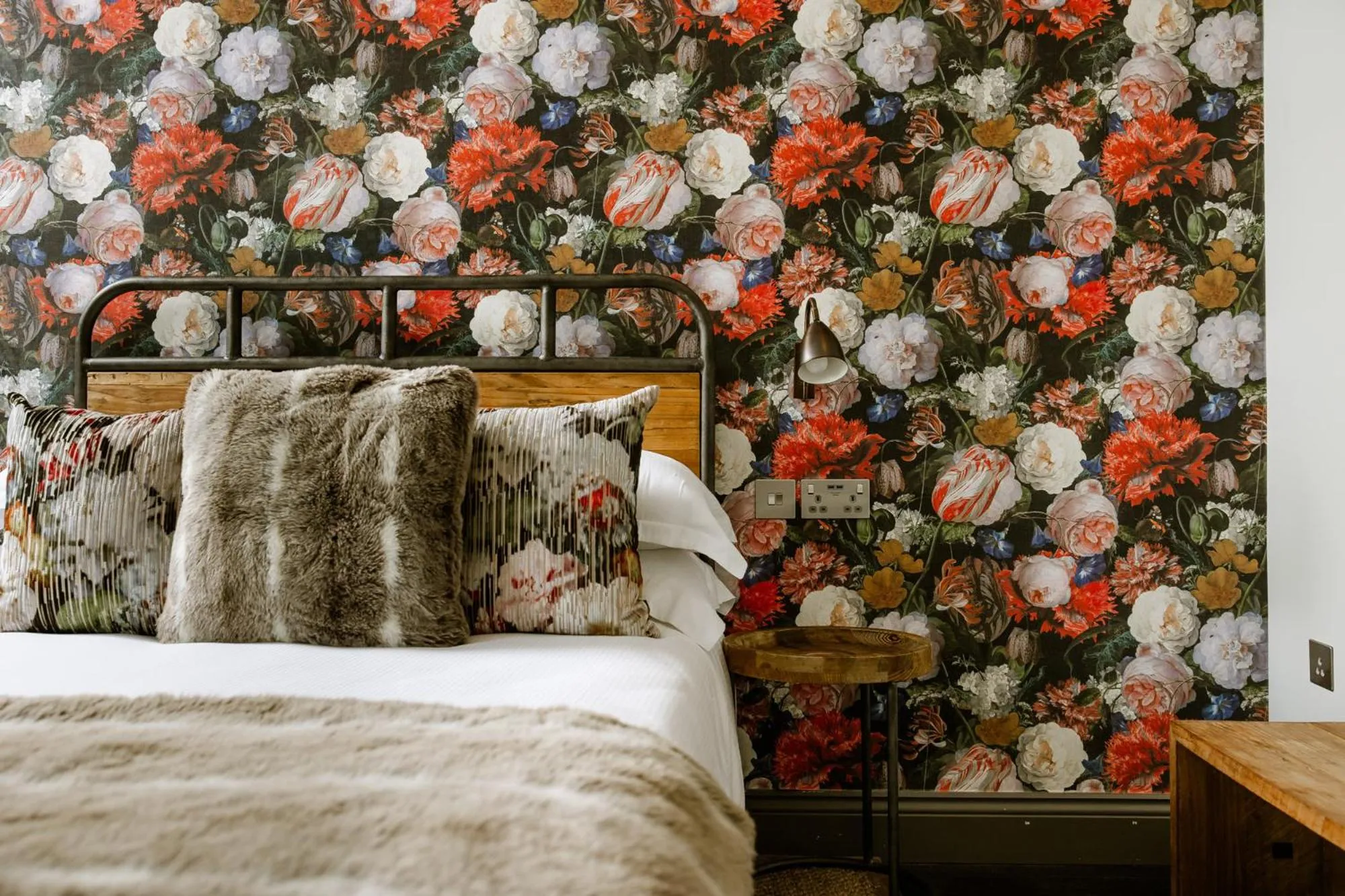 Bedroom, Bed in The George Inn