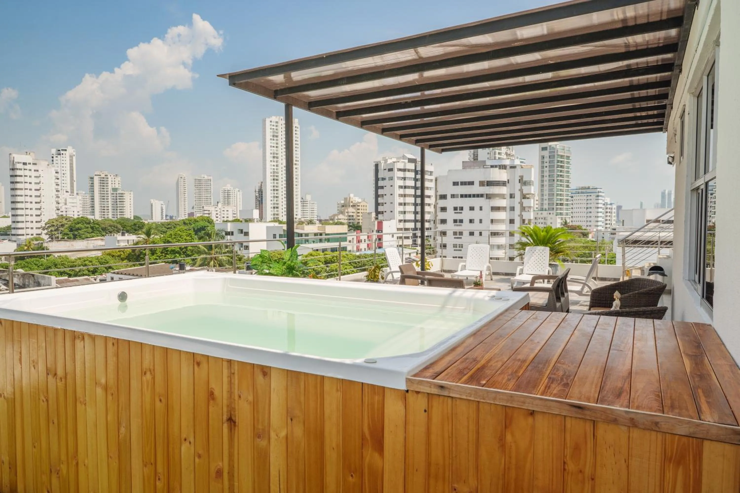 Property building in Bahia 79 Apartasuites Cerca al Centro