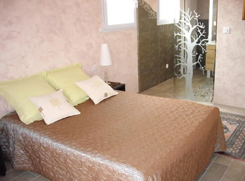 Photo of the whole room in Le Clos des Malézolles