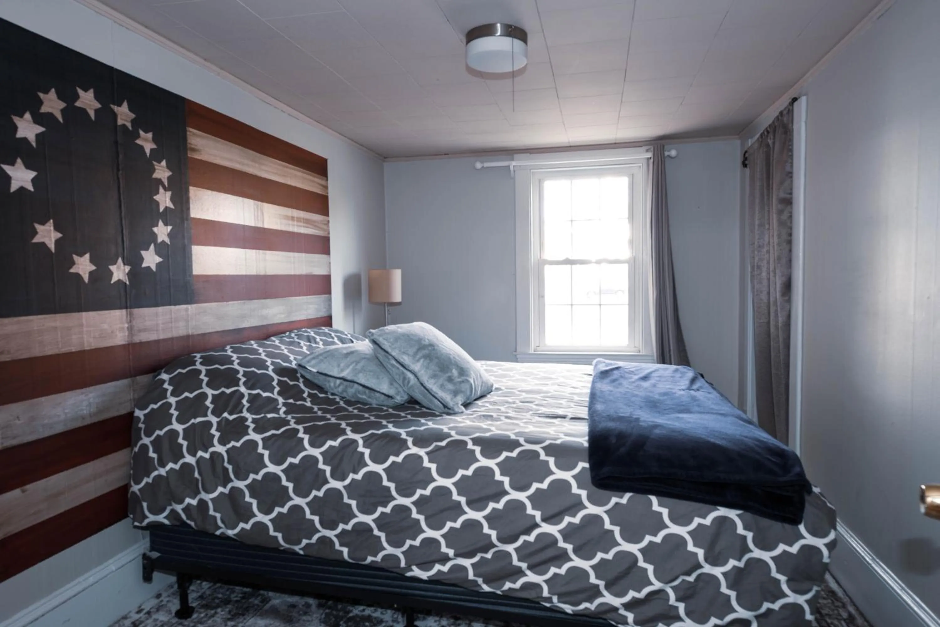 Bed in Sunnyside home near Sunday River, Black Mountain, Lakes and Hikes