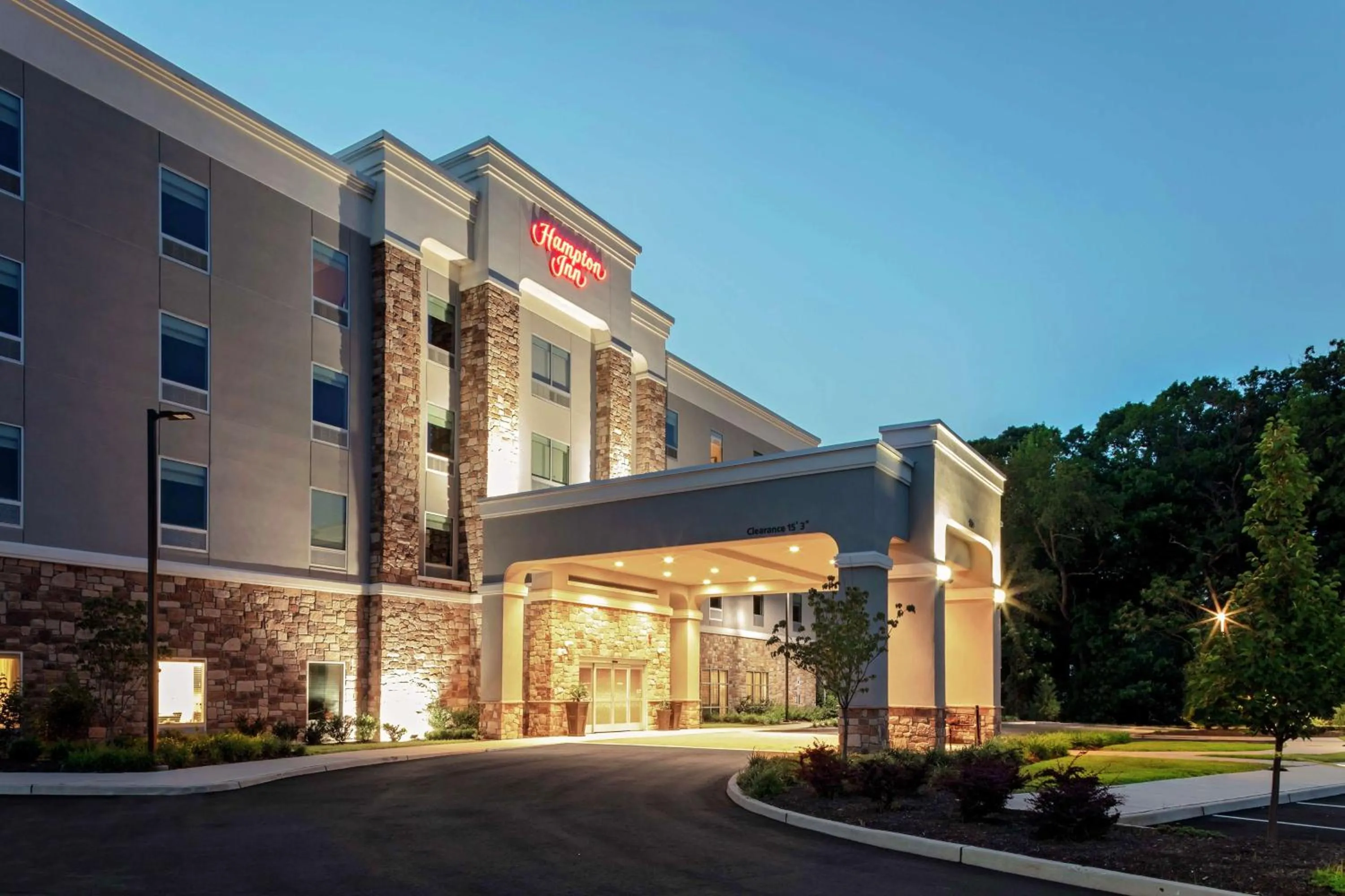 Property building in Hampton Inn Cranbury