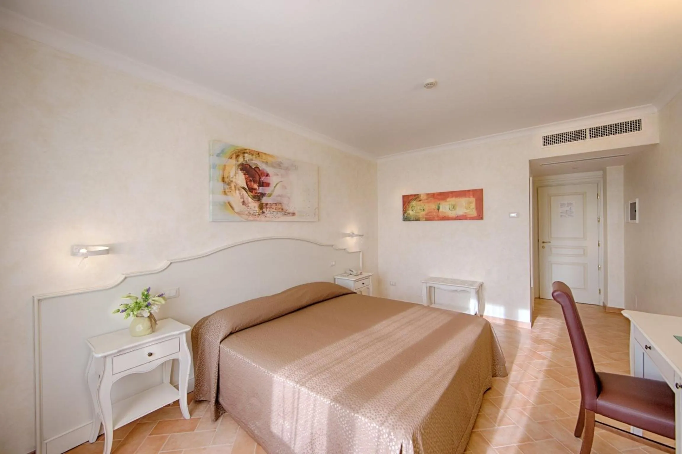 Photo of the whole room, Bed in Relais Masseria Caselli