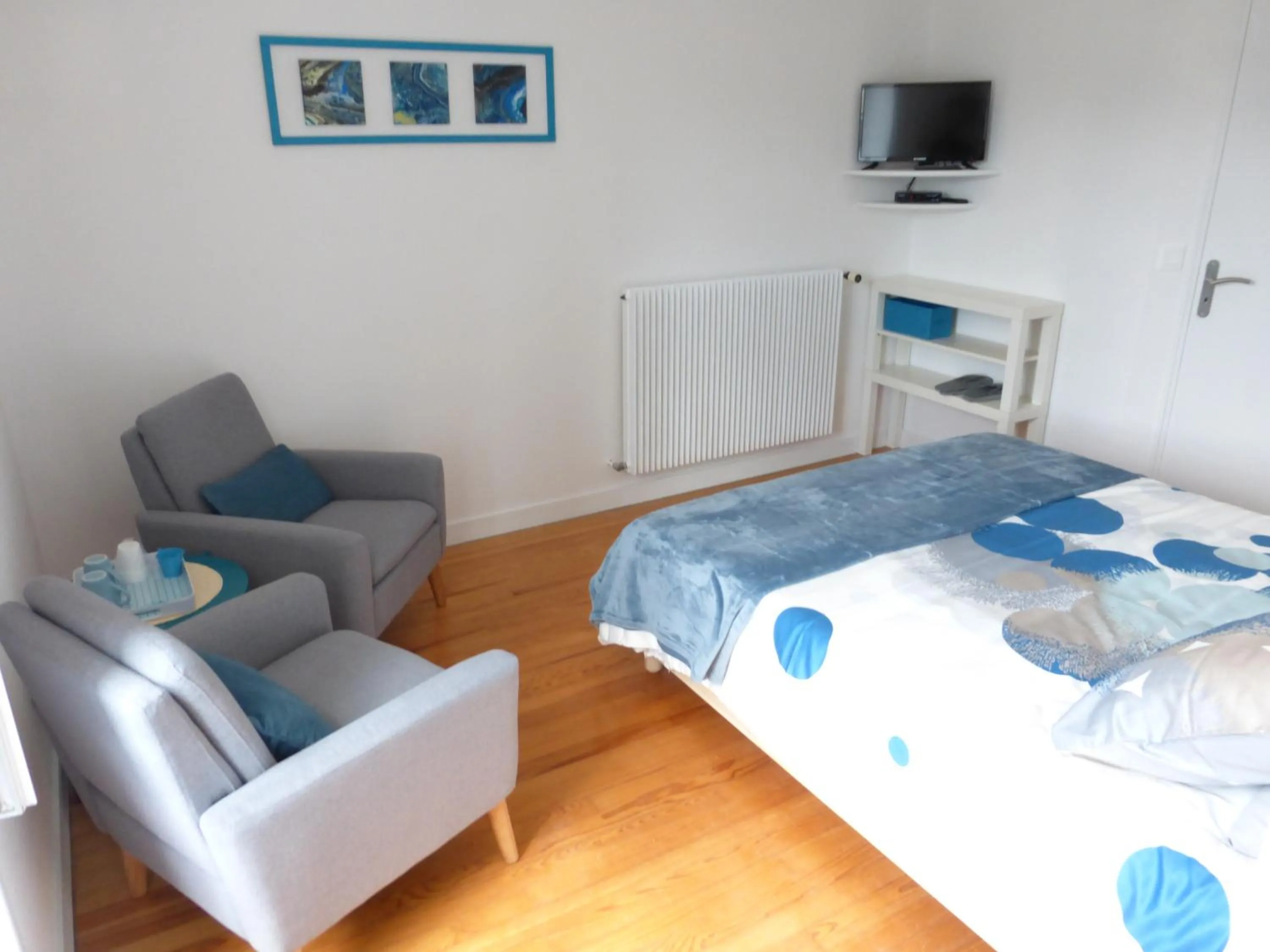 Photo of the whole room, Bed in La Charretterie