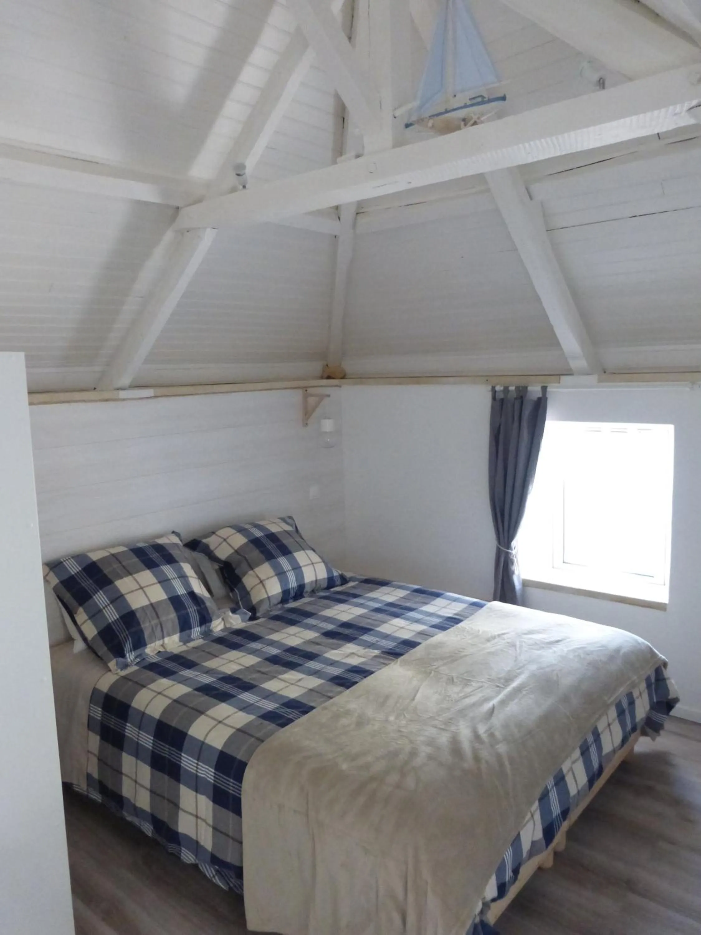 Photo of the whole room, Bed in La Charretterie