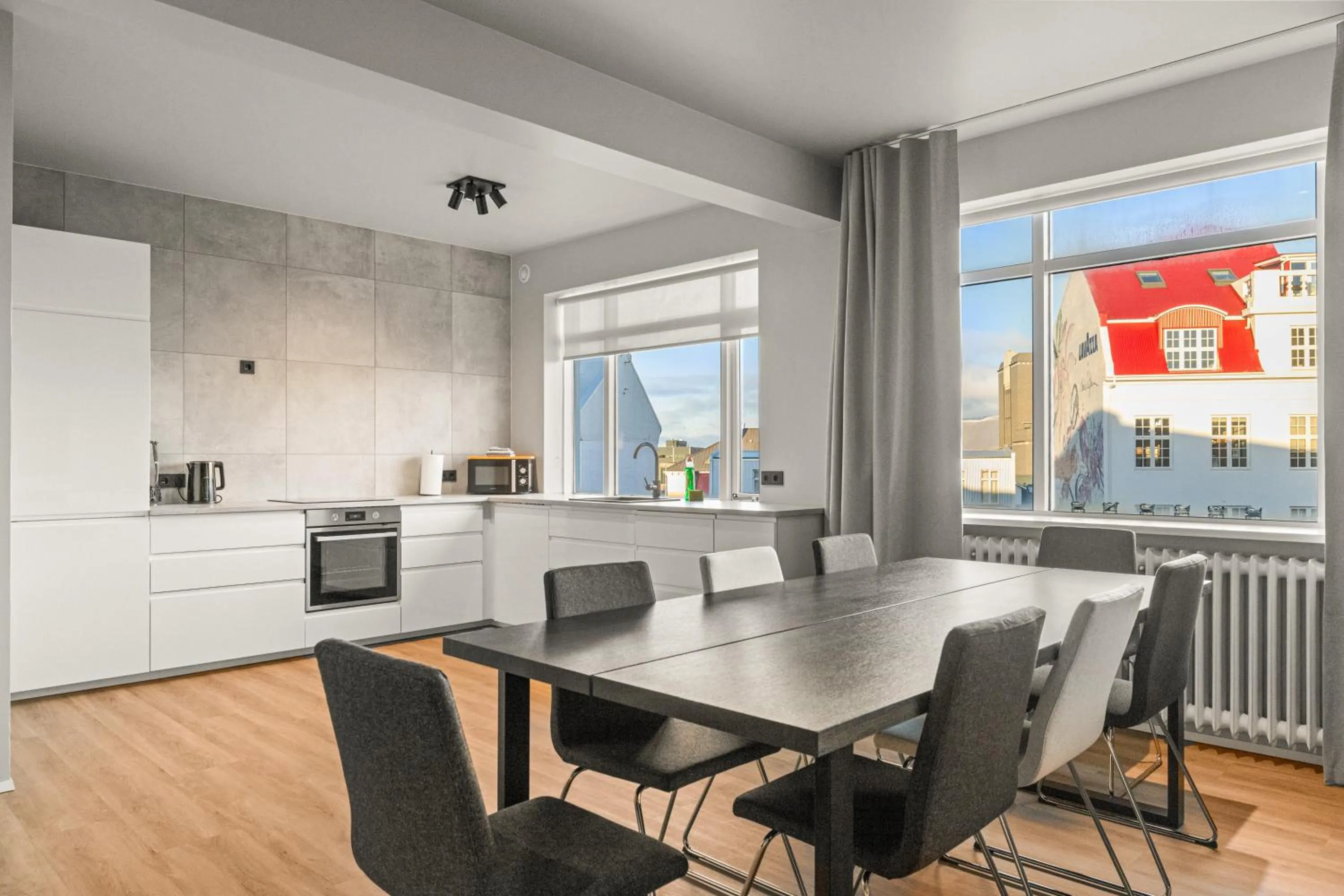 Kitchen or kitchenette in Odinn Reykjavik Skolavordustigur Apartments