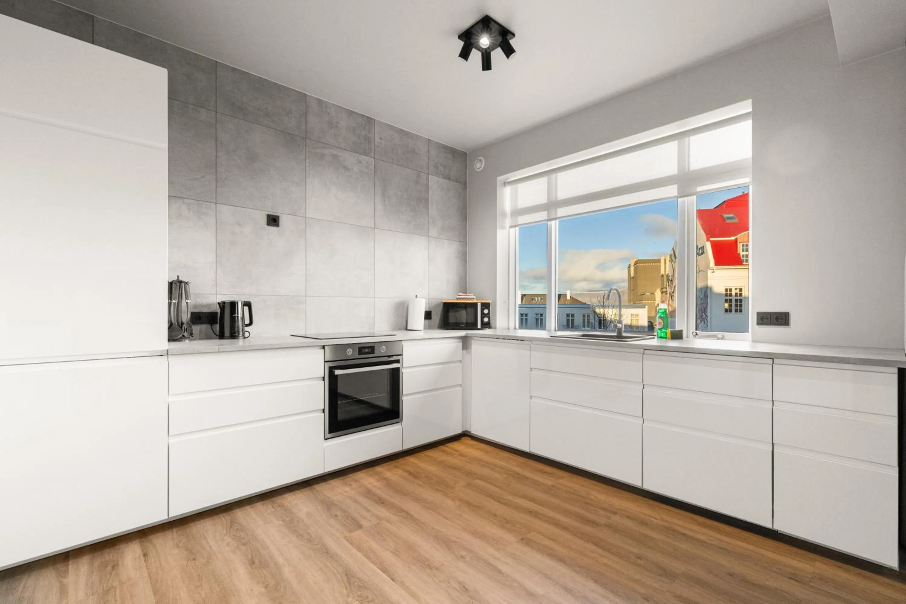 Kitchen or kitchenette in Odinn Reykjavik Skolavordustigur Apartments