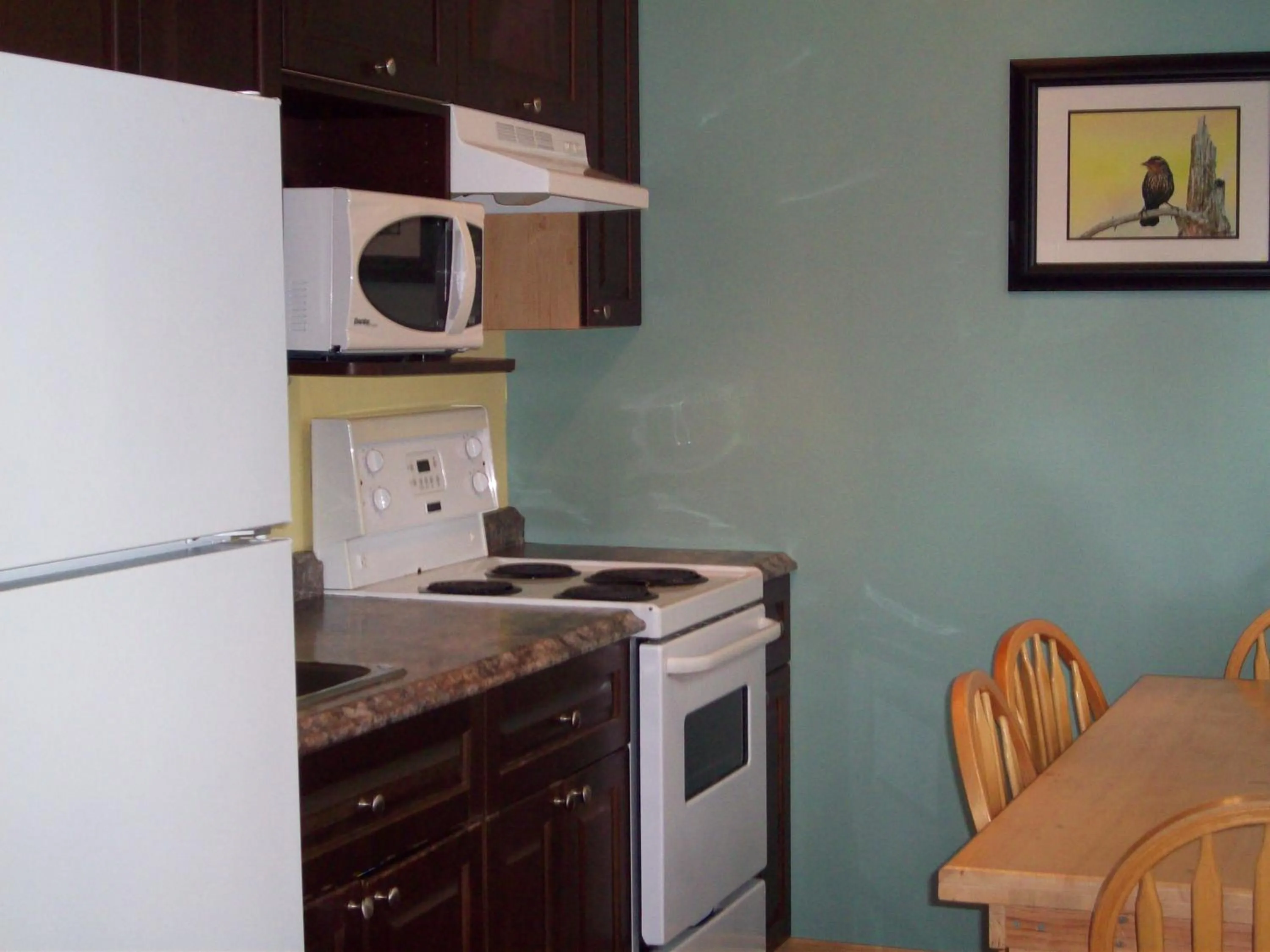 Kitchen or kitchenette in Lakewoods Cottage