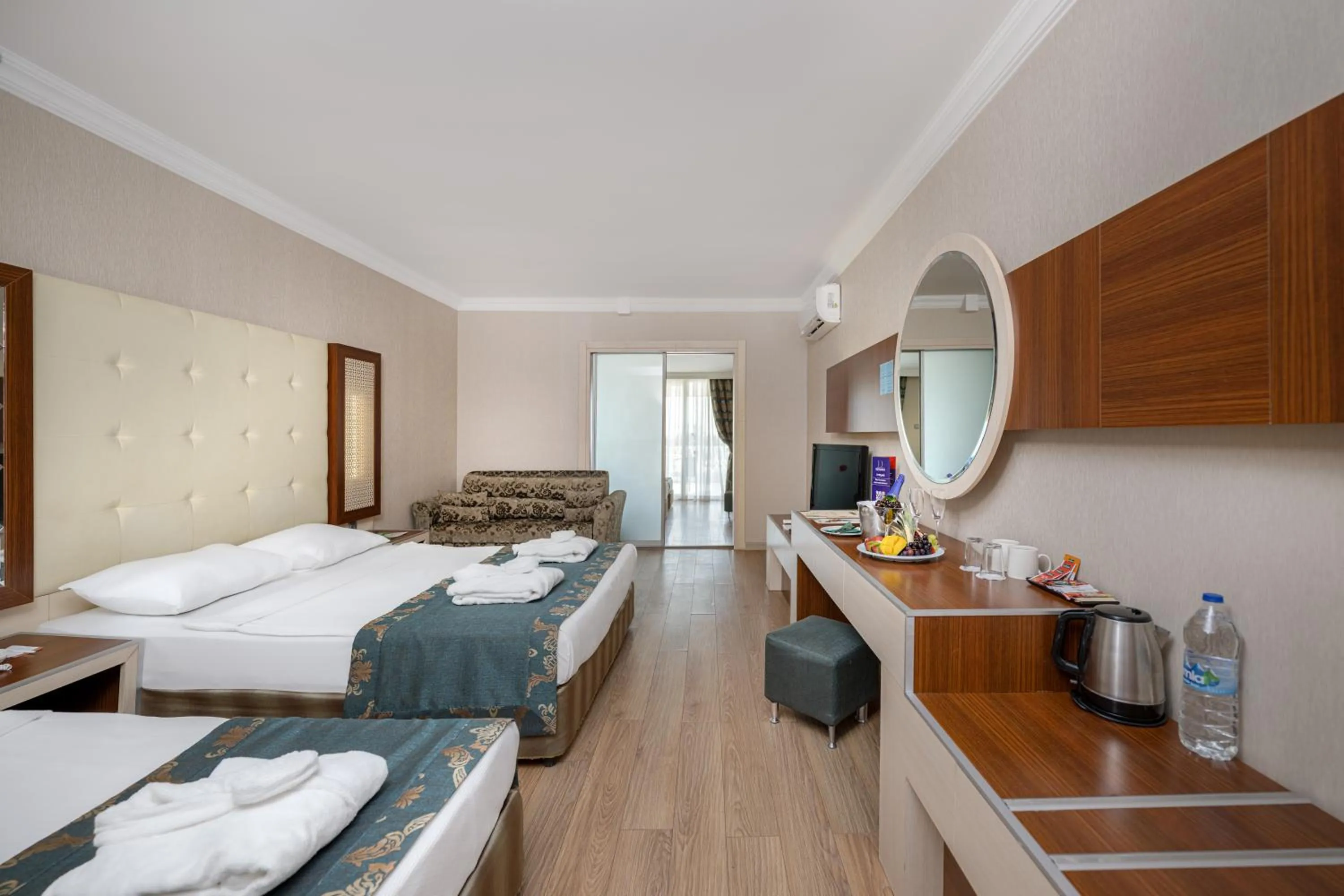 Bedroom, Bed in Beach Club Doganay Hotel - All Inclusive