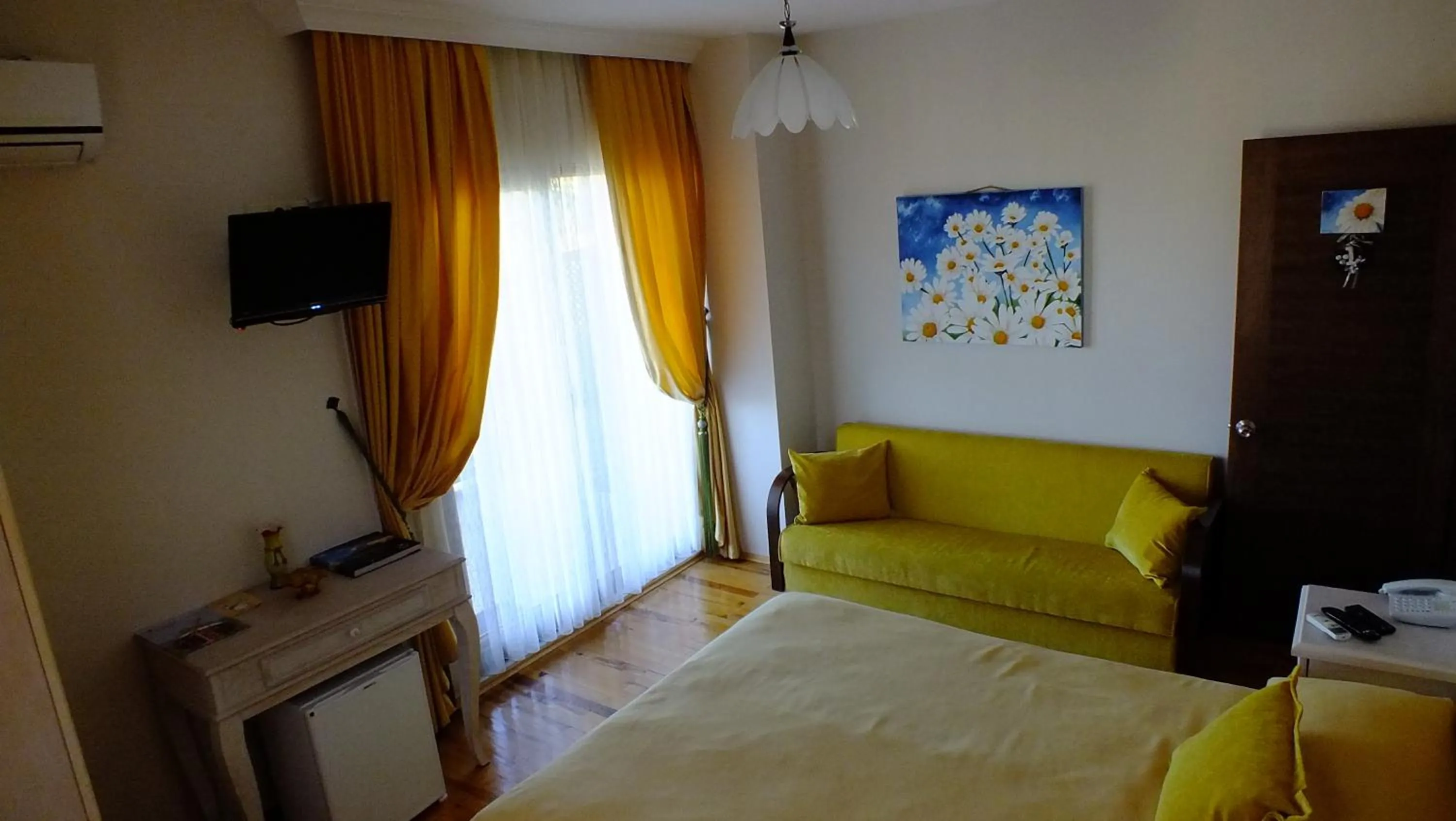 Photo of the whole room in Sapanca Dilek Konagi Hotel