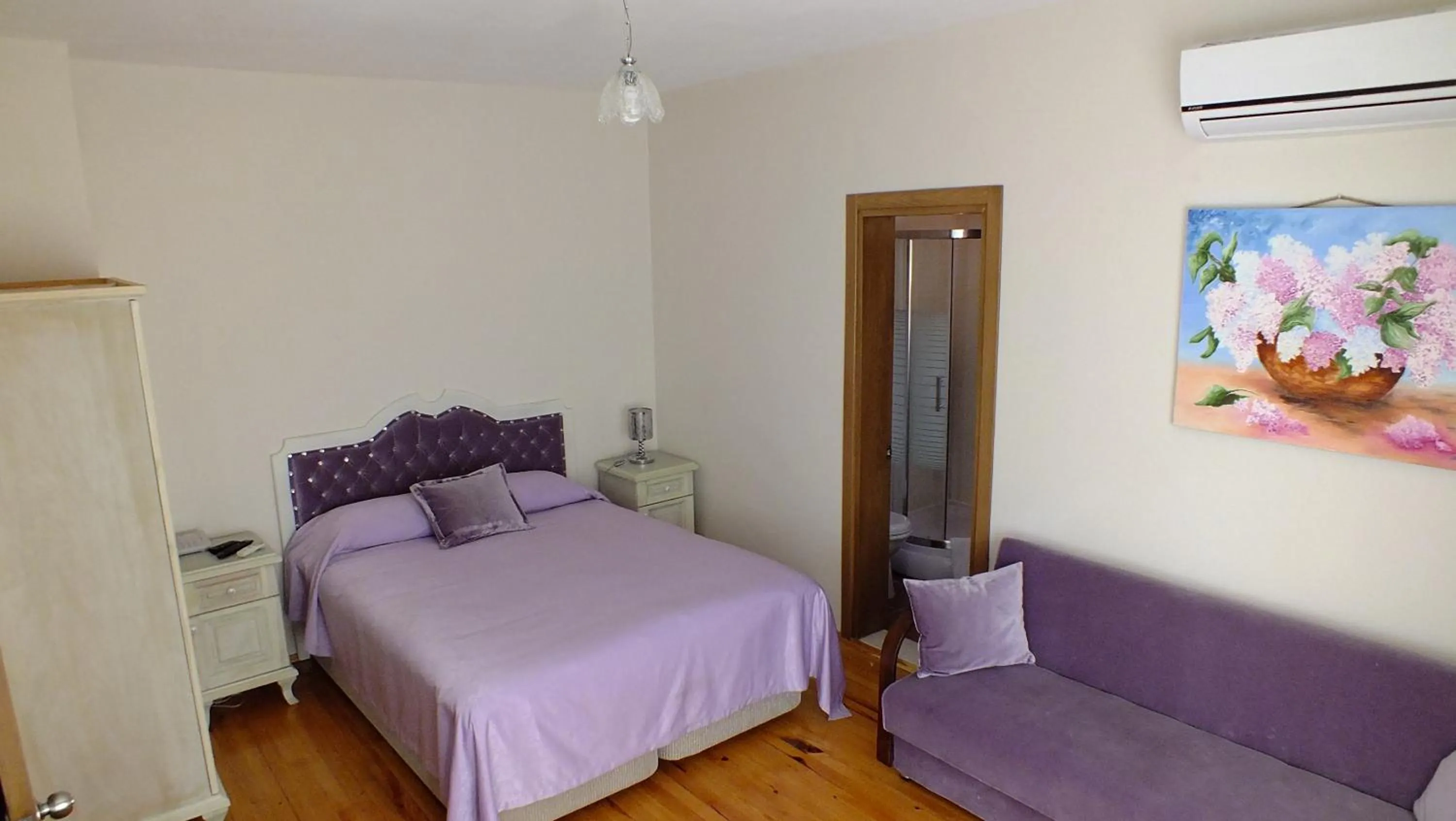 Photo of the whole room in Sapanca Dilek Konagi Hotel