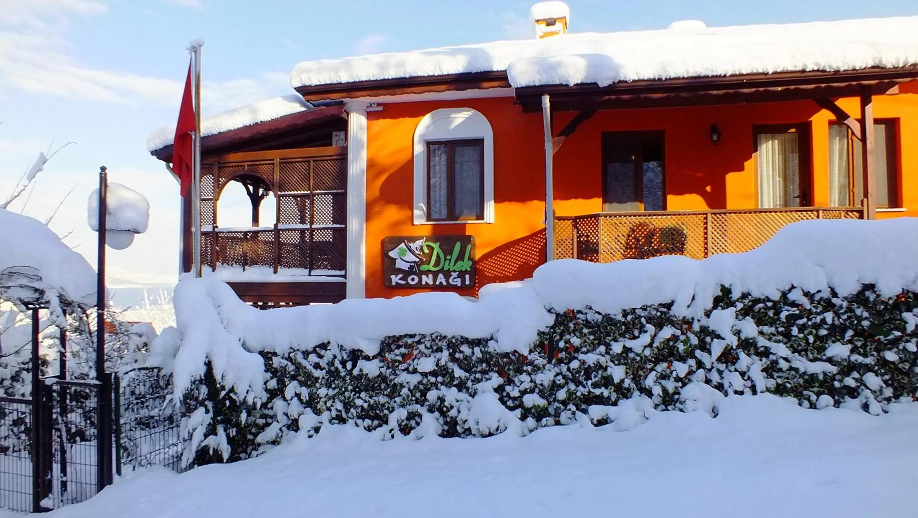Facade/entrance in Sapanca Dilek Konagi Hotel