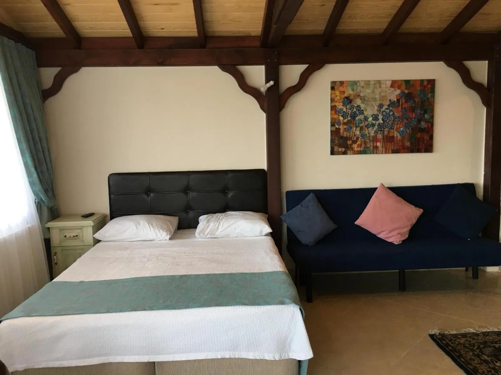 Photo of the whole room in Sapanca Dilek Konagi Hotel