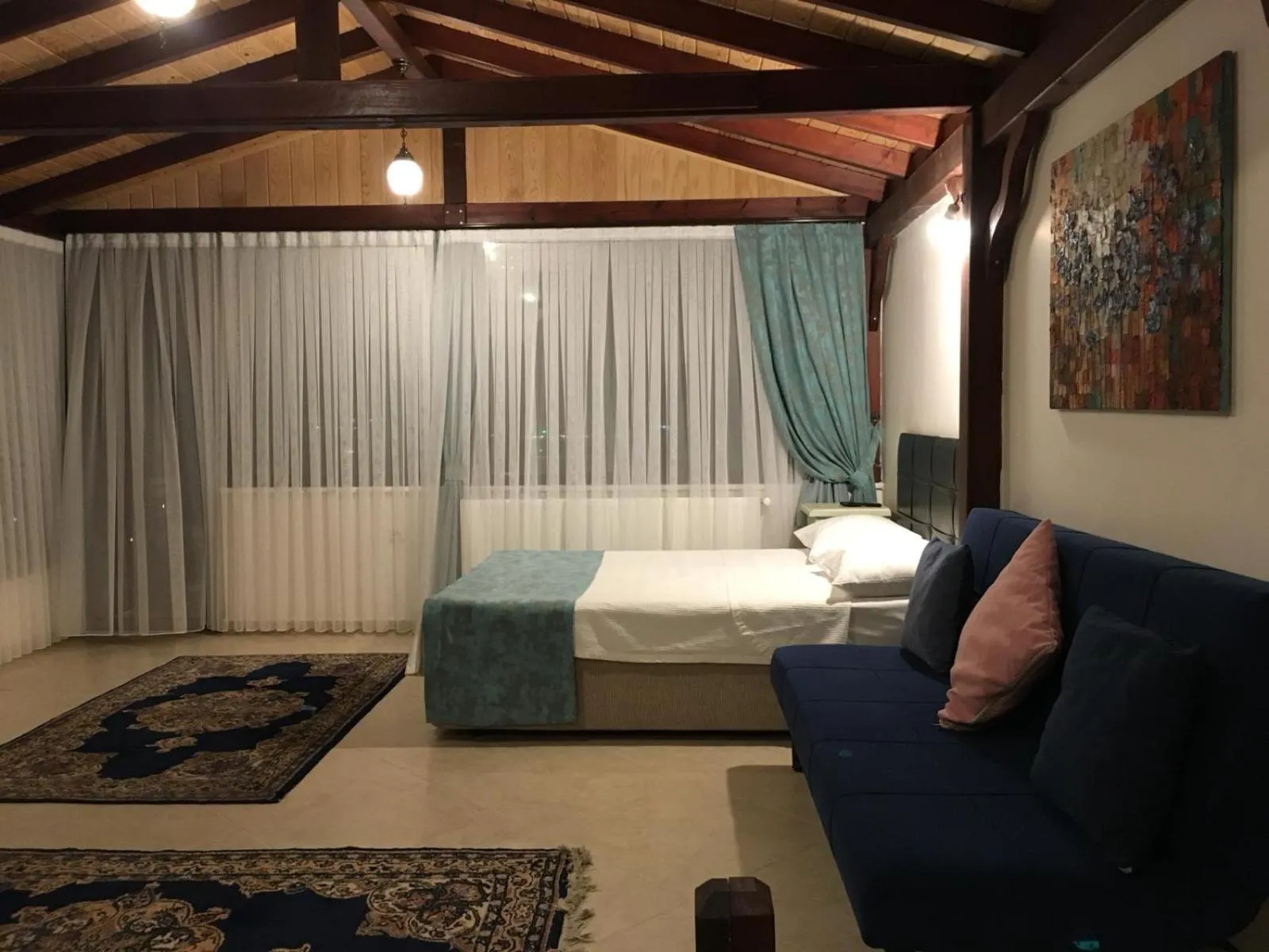 Photo of the whole room in Sapanca Dilek Konagi Hotel