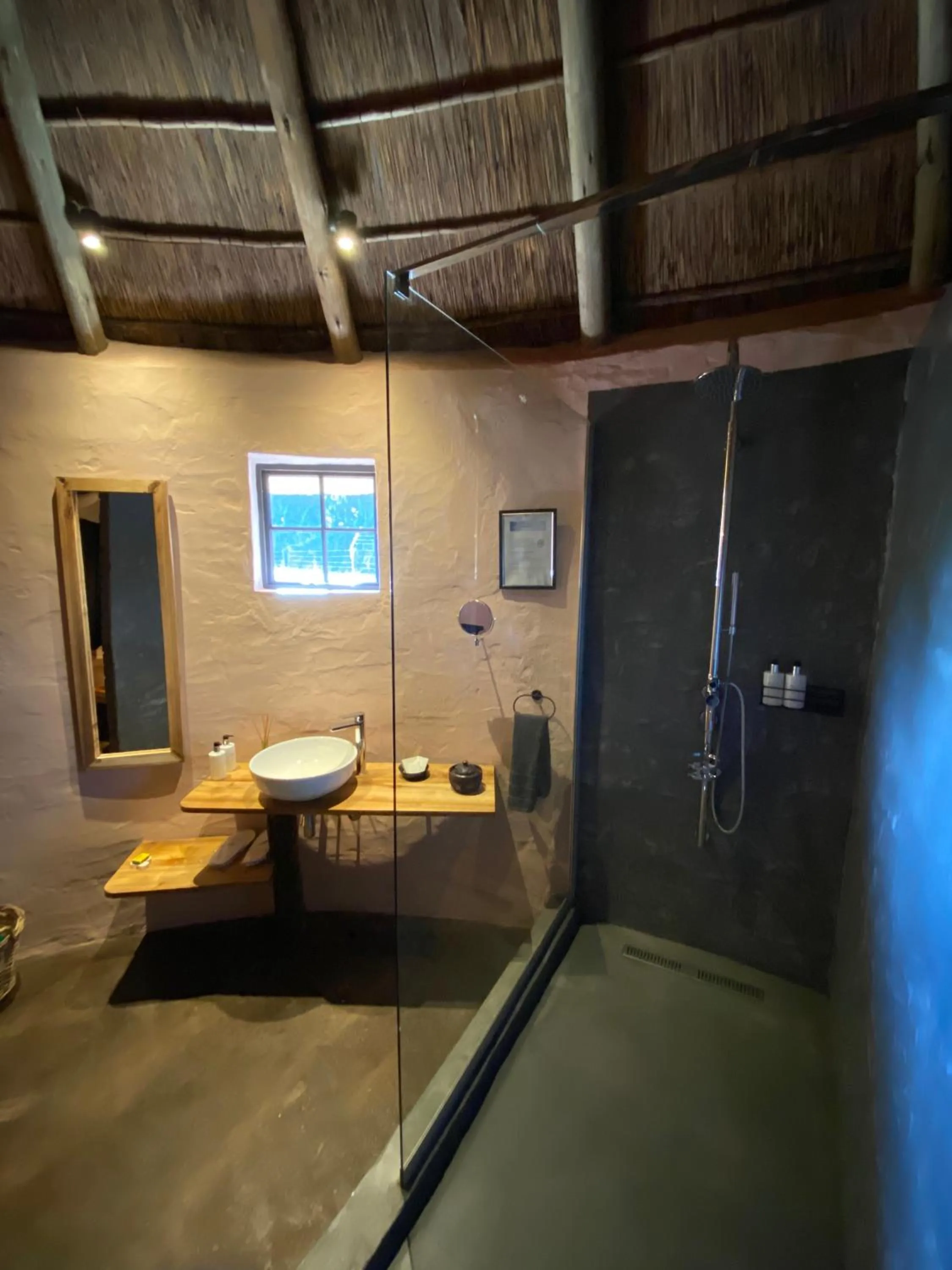 Shower in Addo African Home