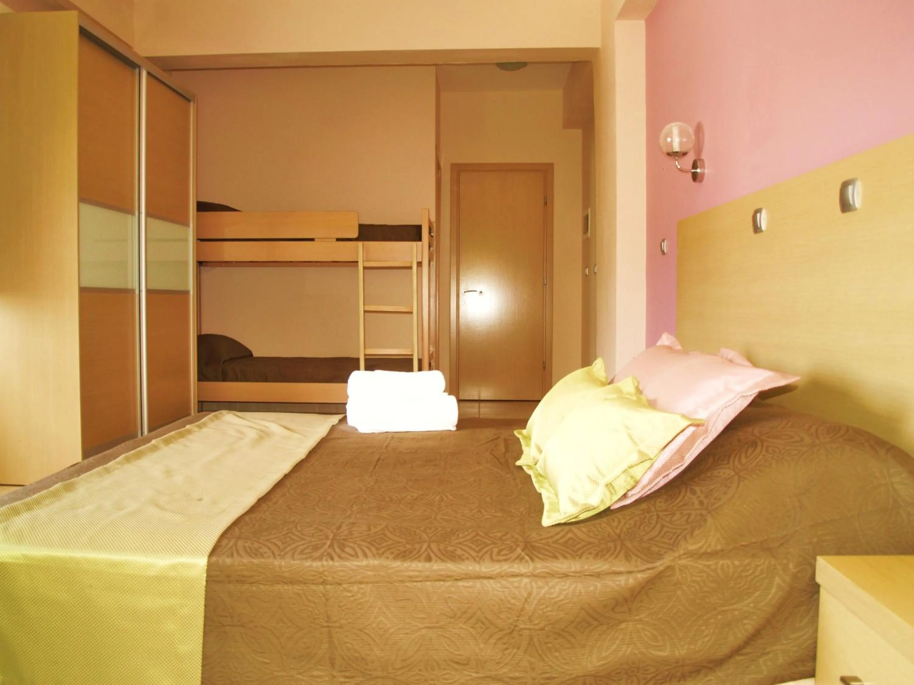 Photo of the whole room, Bed in Maranton Beach Hotel